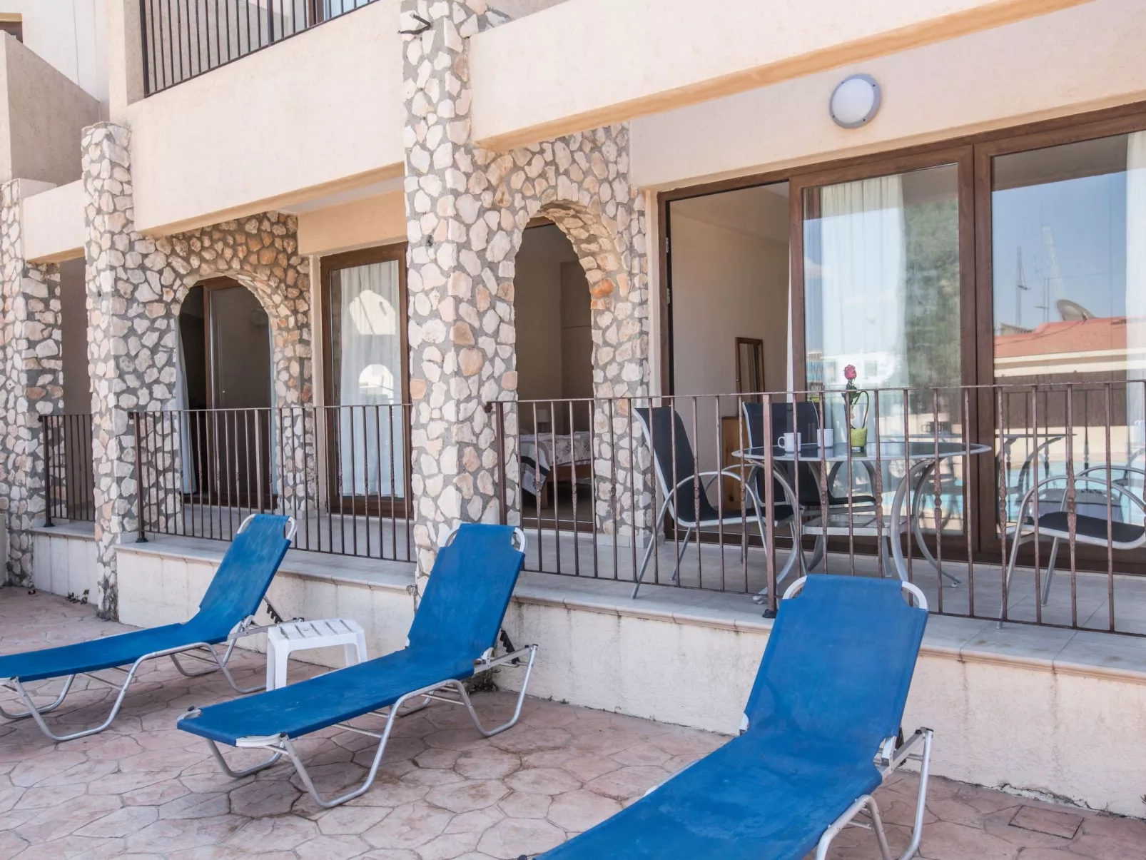 Geräumige Wohnung mit Gemeinschaftspool - Image-tags.info