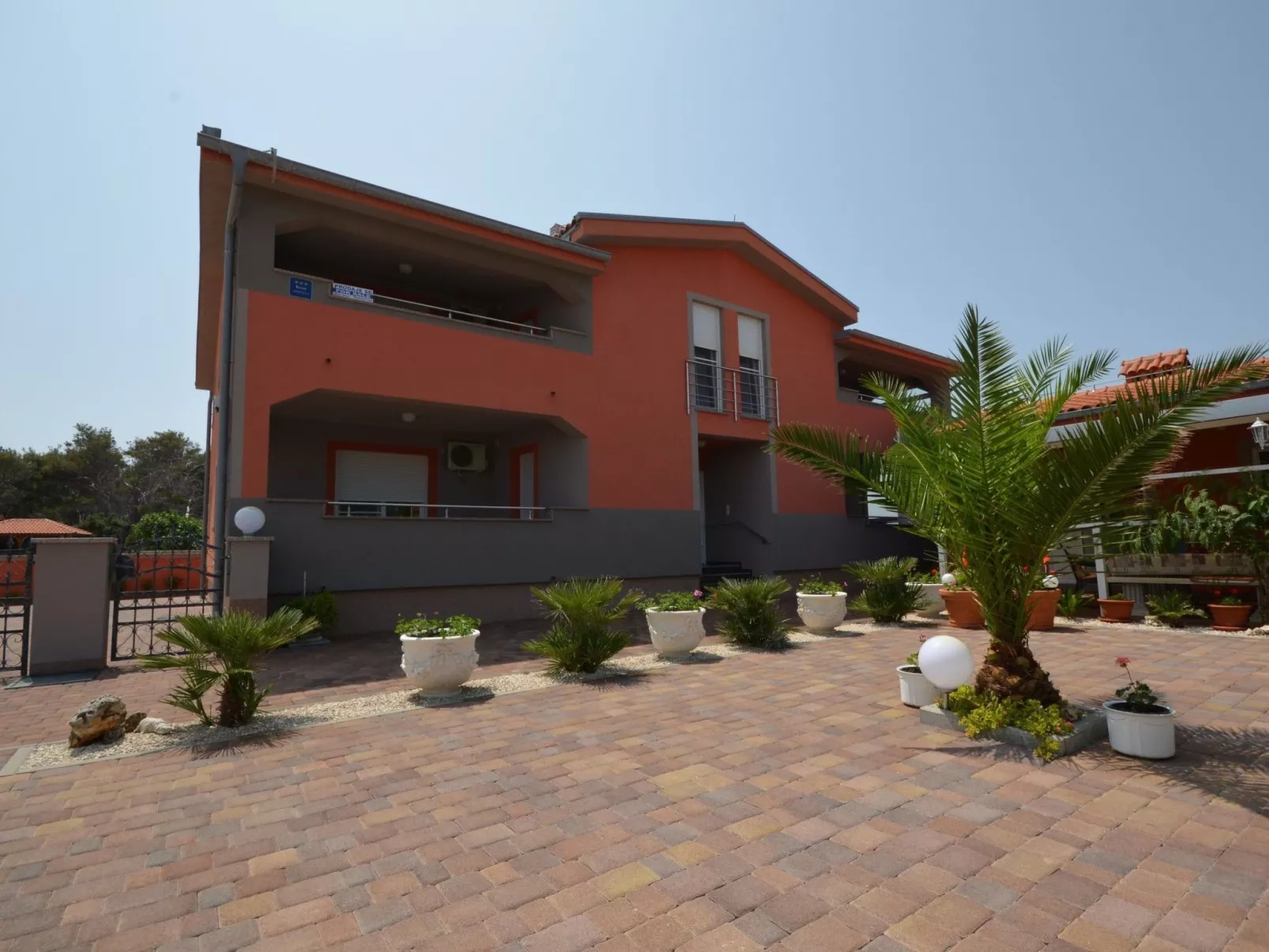 Apartment Komljen 3 - Image-tags.info