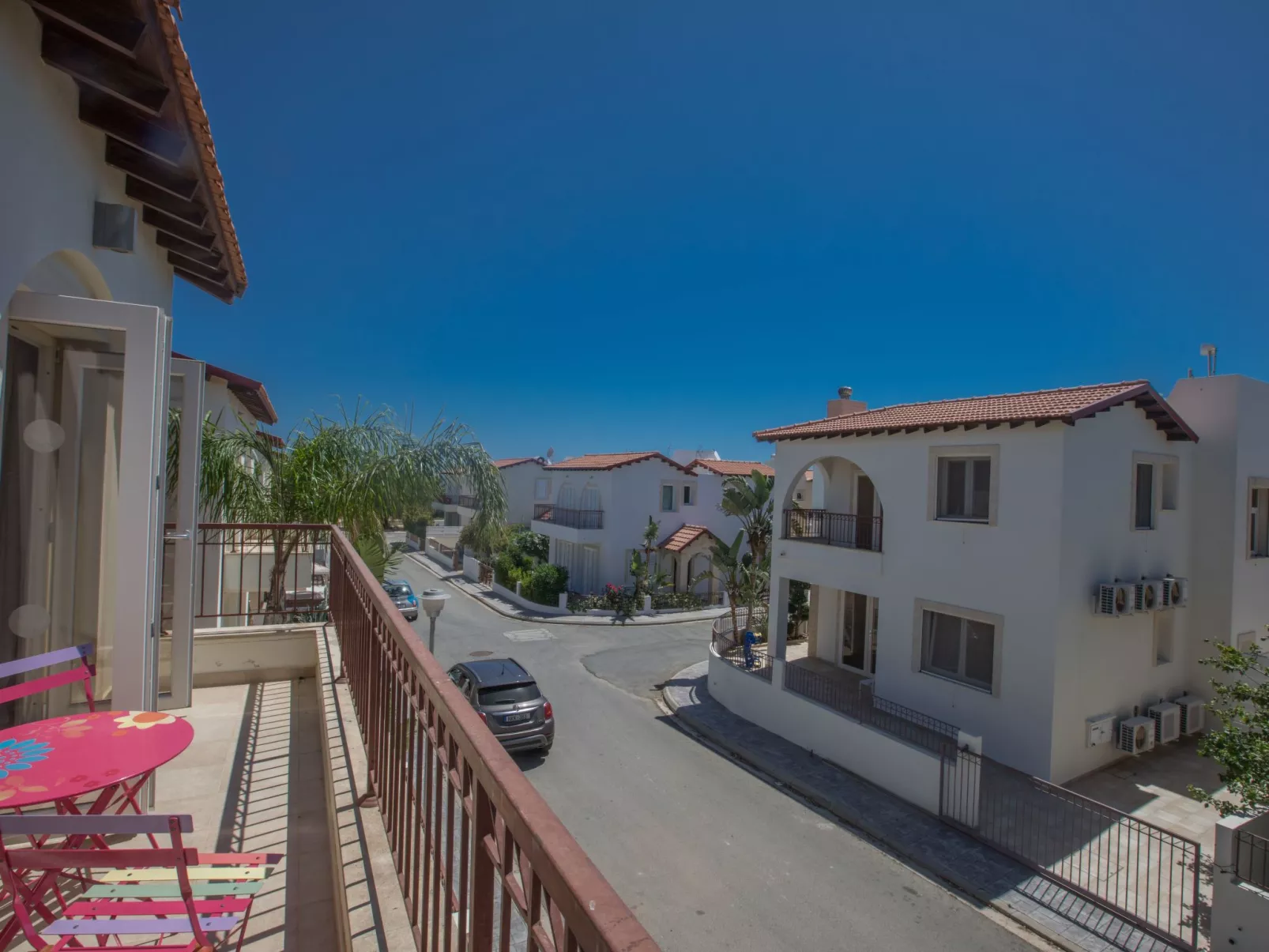 3-Schlafzimmer-Luxusvilla mit Pool und teilweise Meerblick - Image-tags.info