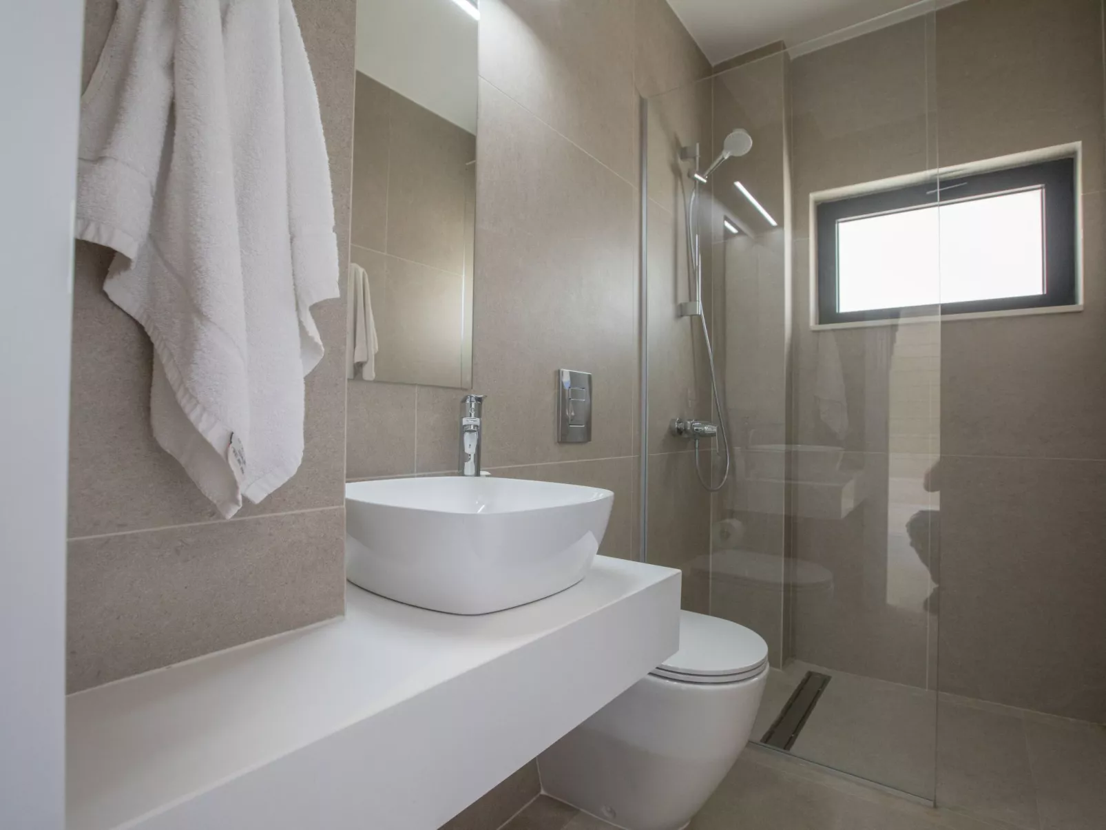 Geräumige Villa mit großem Garten und Pool - Image-tags.info