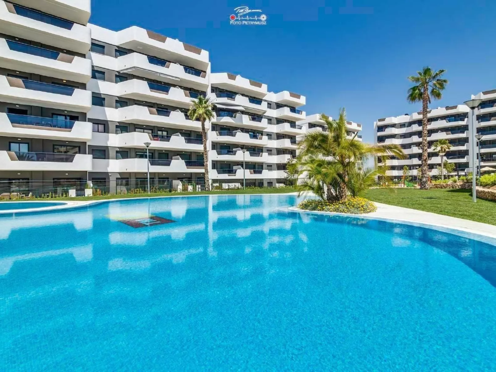 Wohnung "Vino Blanco" mit gemeinschaftlichem Poo - Buiten