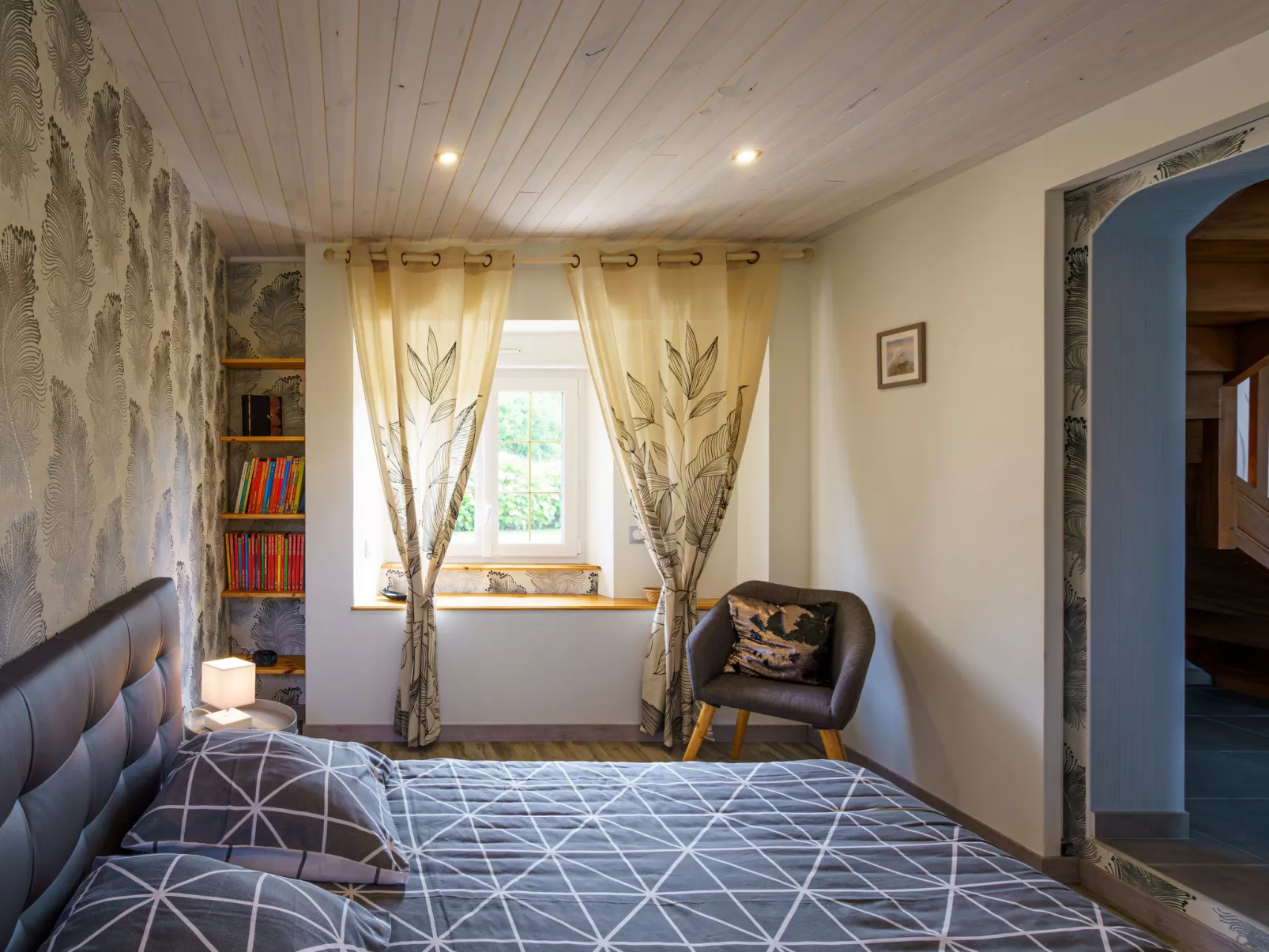 Les Volets Rouges - Binnen