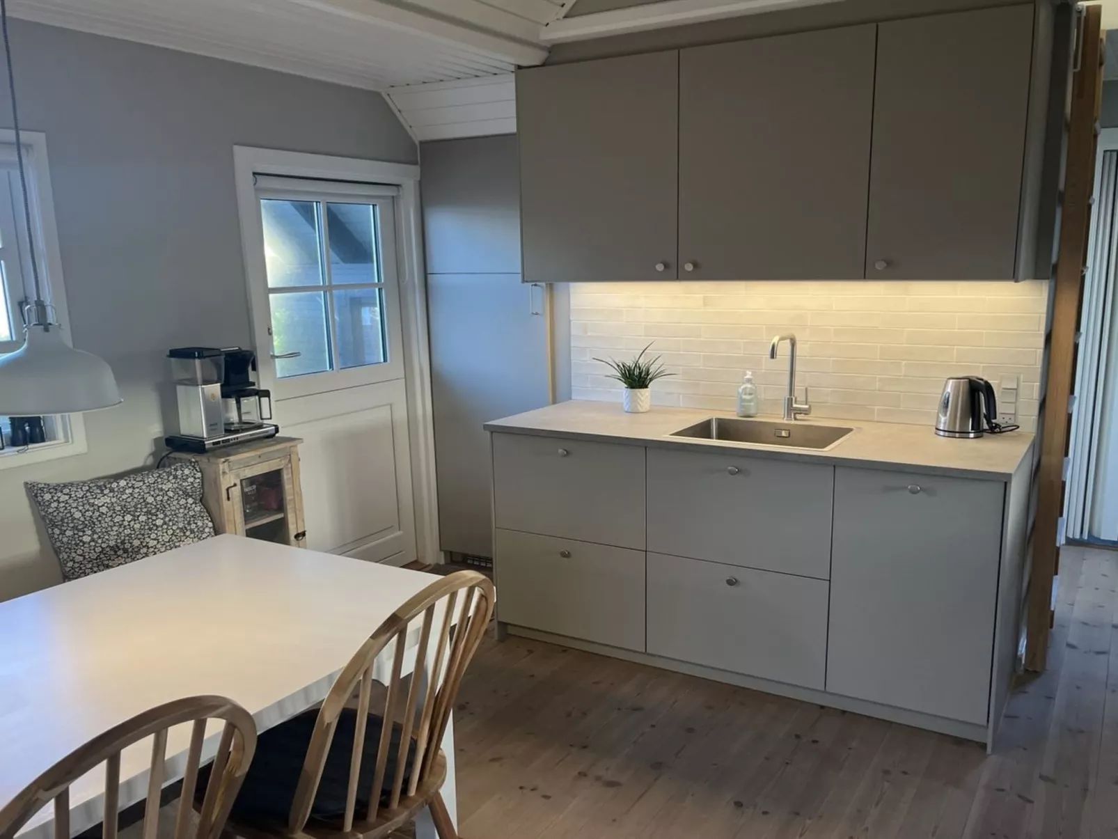 "Ulv" - 25m from the sea-Binnen