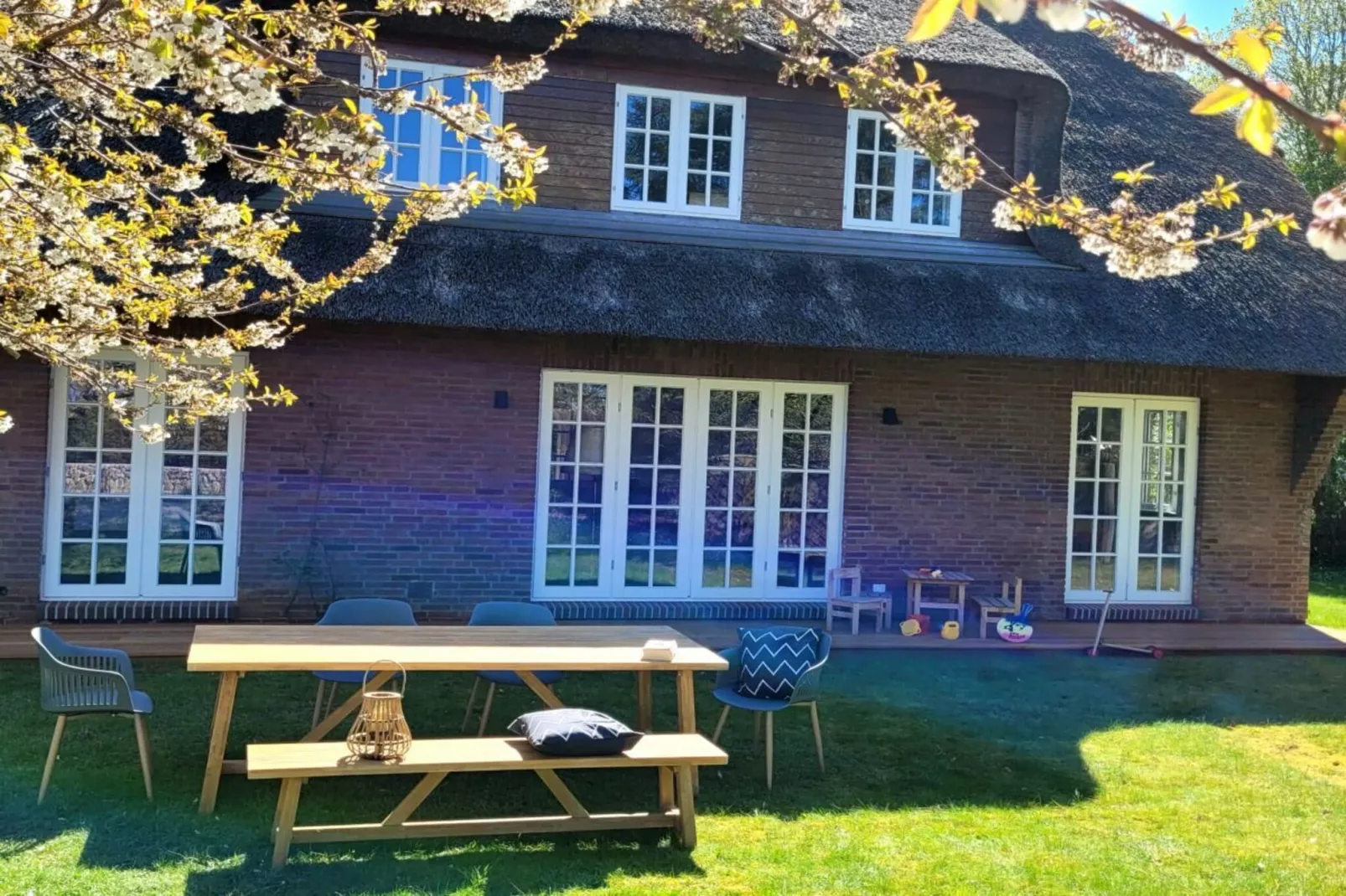 391987-Buitenkant zomer