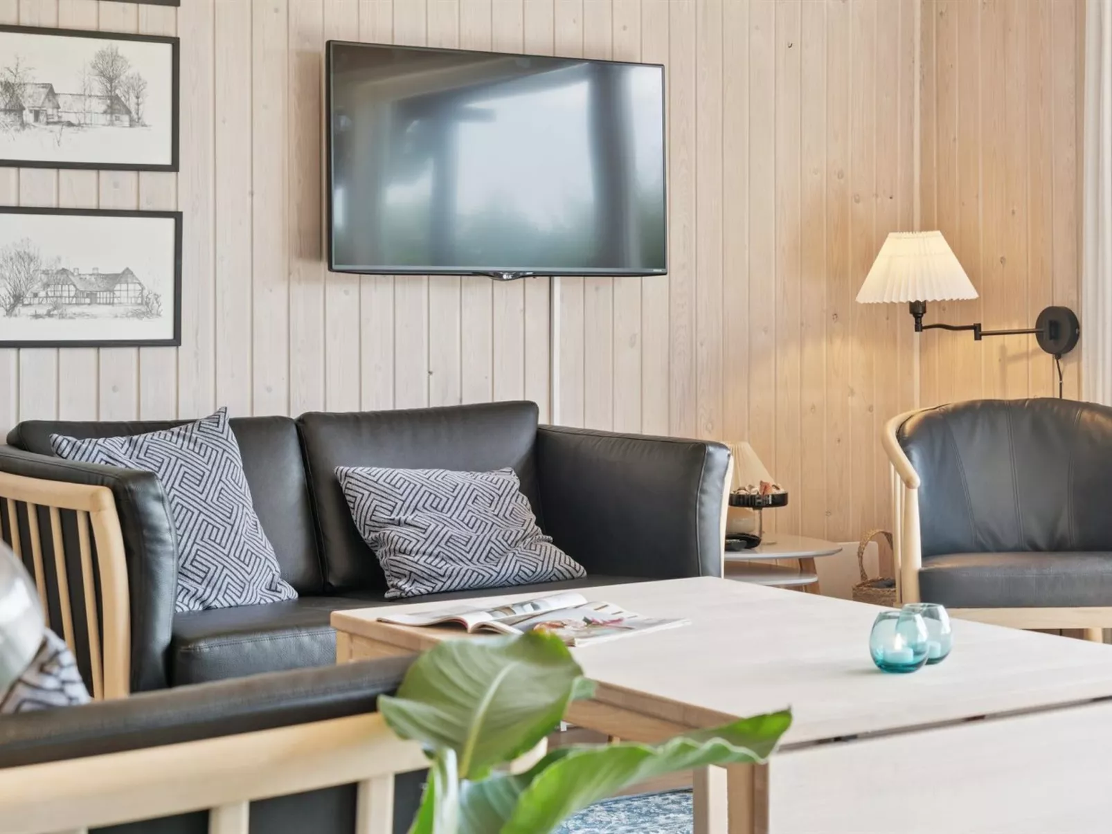 "Sighbiorn" - 150m to the fjord-Binnen