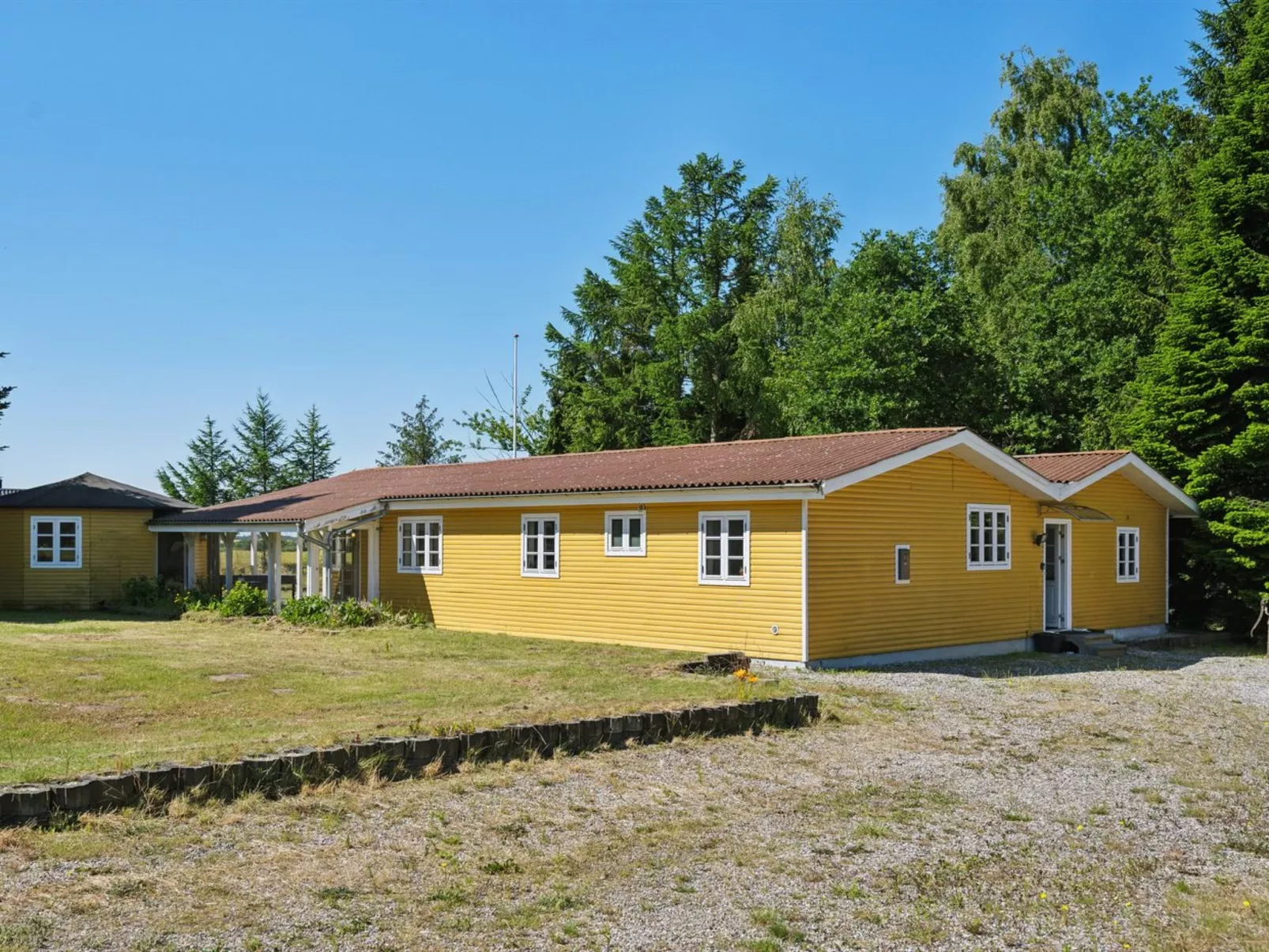 "Senija" - 6.5km from the sea-Buiten