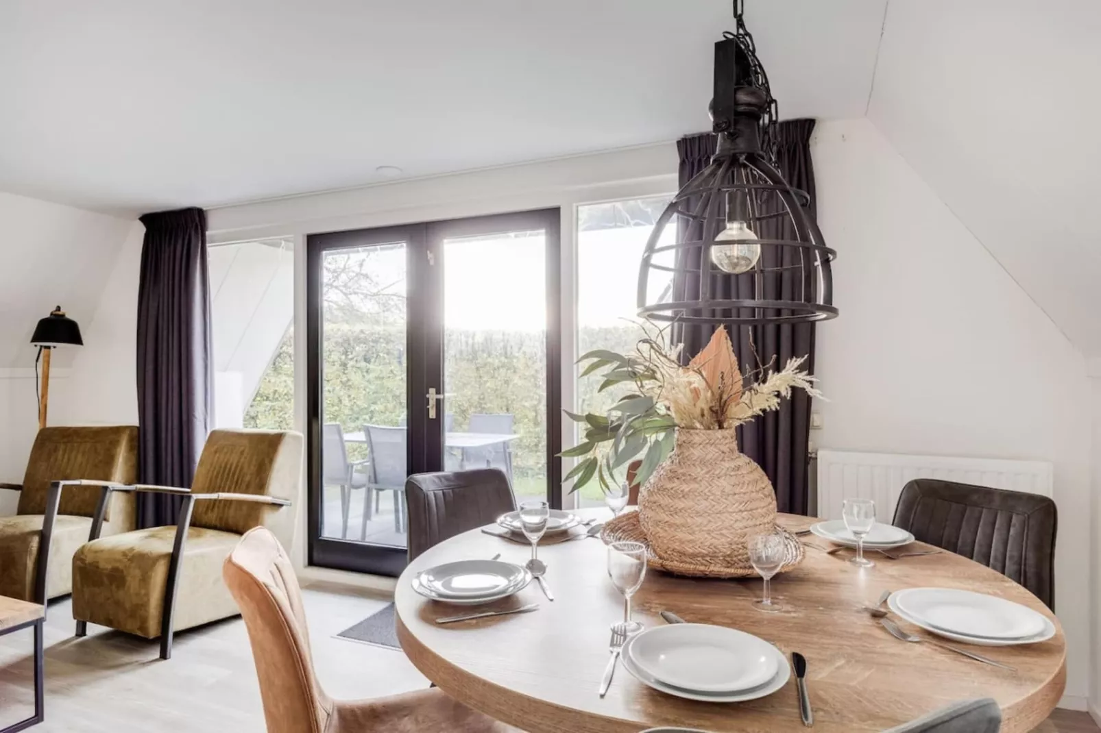 118 | Rietzanger | Sfeervol ingerichte bungalow-Eetkamer