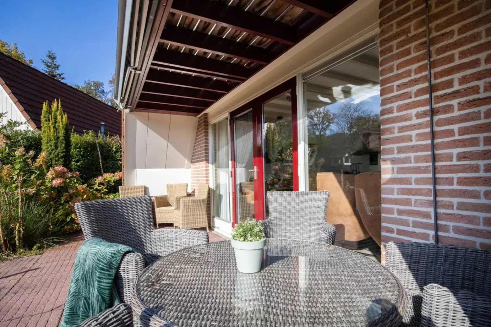 92 | Gaai | Prachtige bungalow nabij natuur-Eetkamer