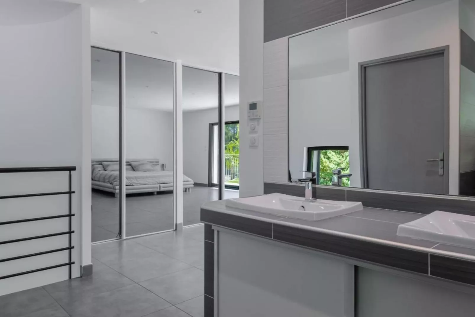 Villa avec piscine chauffée spa salle sport et cinéma-Badkamer