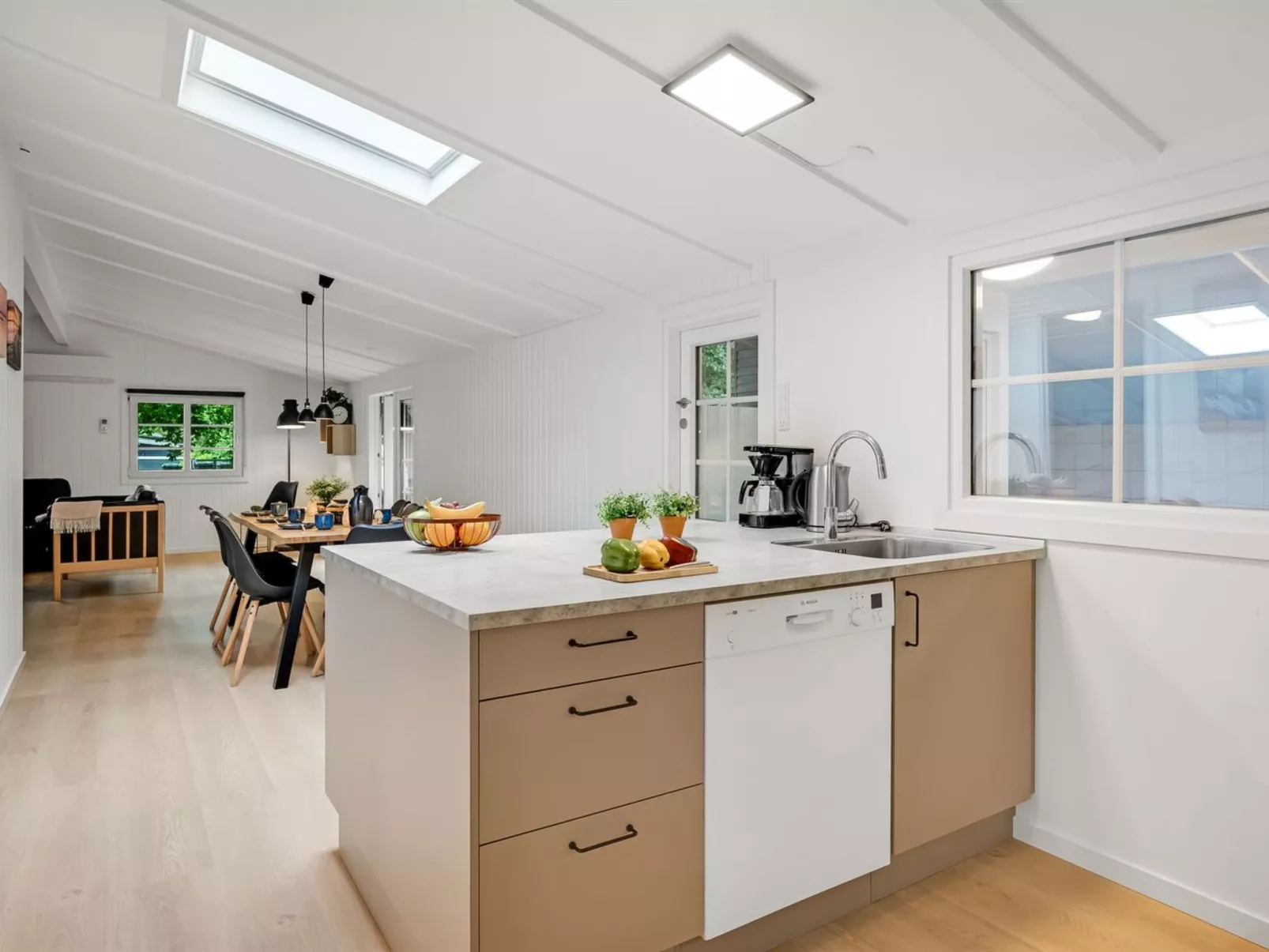 "Mena" - 10km from the sea-Binnen