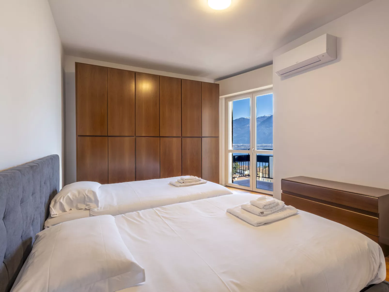 Lovere Balcony View - Binnen