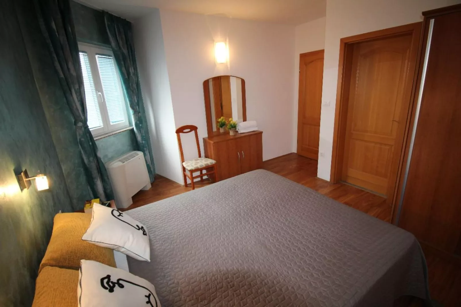 SV Marija 2 - Ferienwohnung 1 - Typ 4plus2 - Slaapkamer