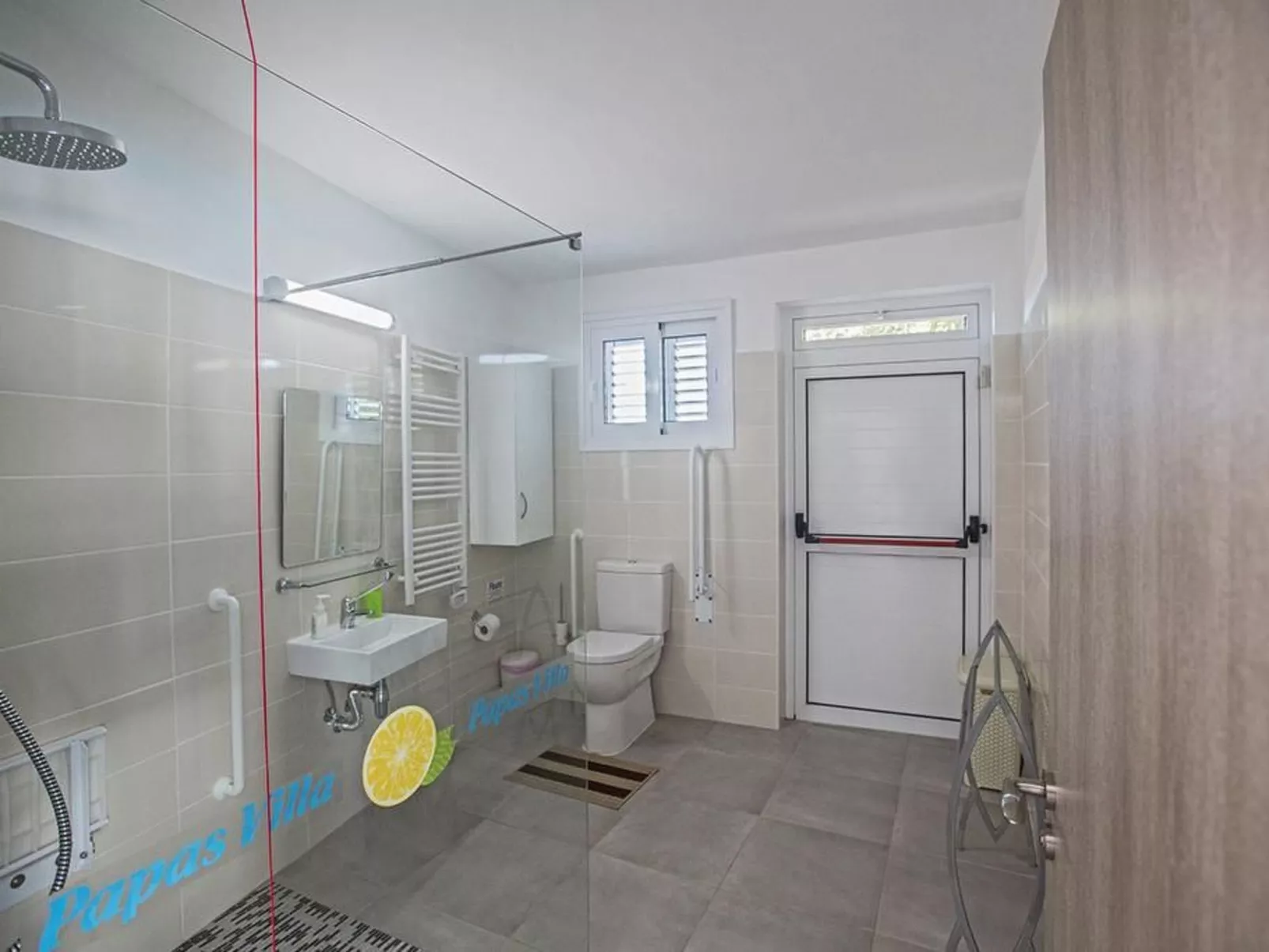 Familienvilla in Paralimni mit spektakulärer Aussicht - Image-tags.info