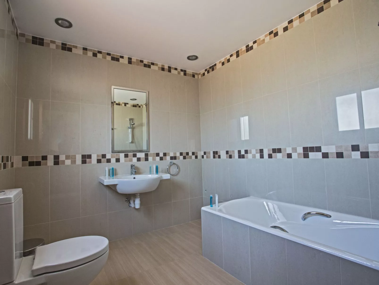 Schöne Ferienvilla mit privatem Pool - Image-tags.info