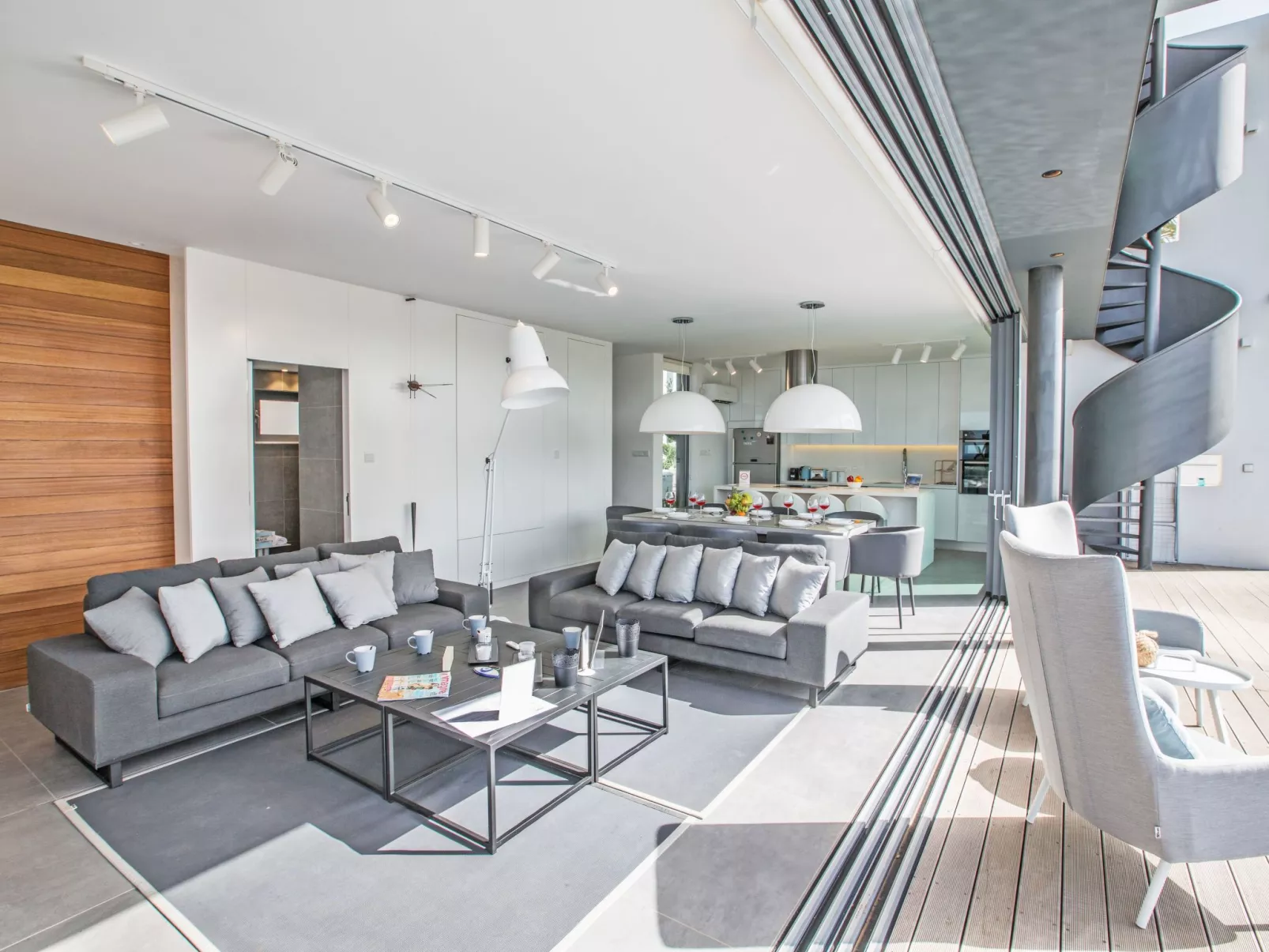 Haus in Paralimni mit großem Patio - Image-tags.info