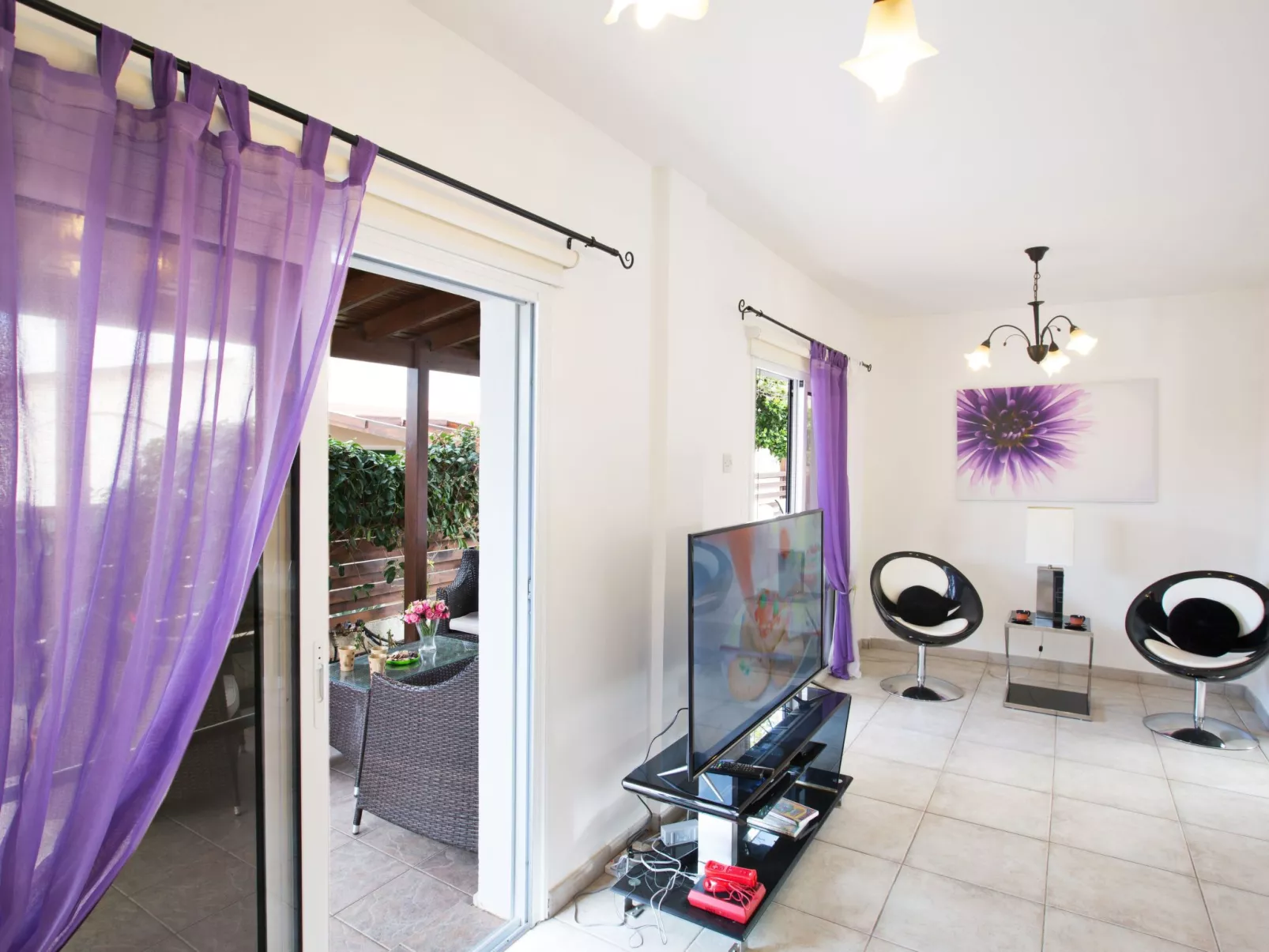 Geräumige Villa mit 3 Schlafzimmern und Pool in Protaras - Binnen