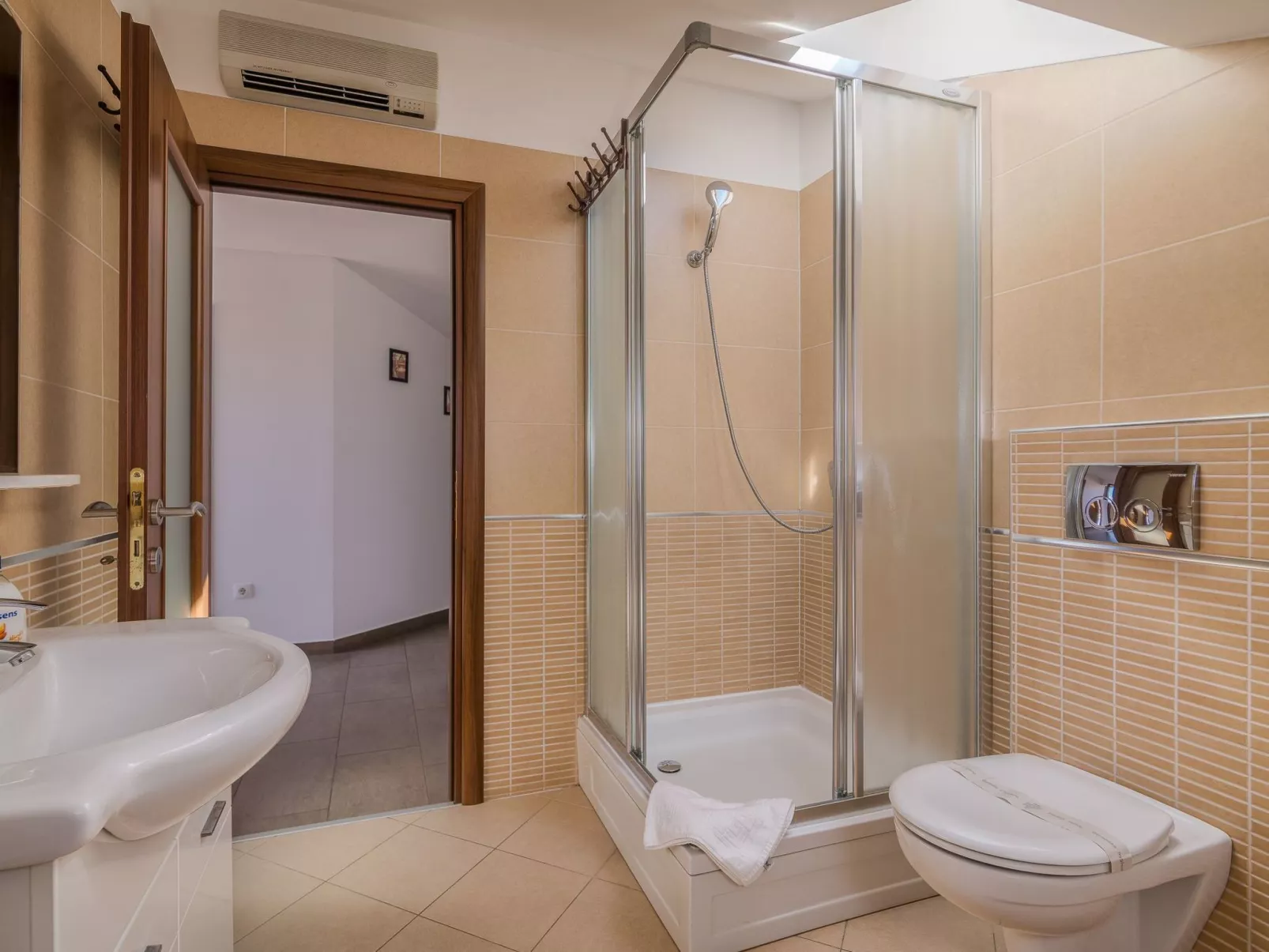 Katja 3 - Image-tags.info