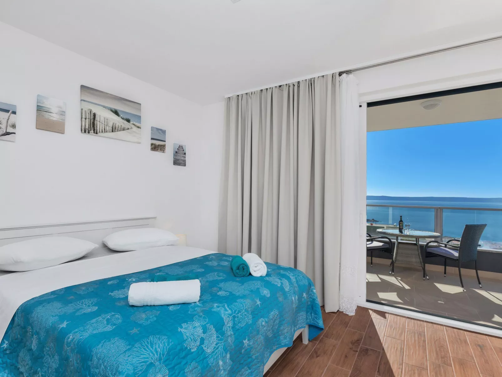 Villa Infinite mit Schwimmbad und Meerblick - Binnen