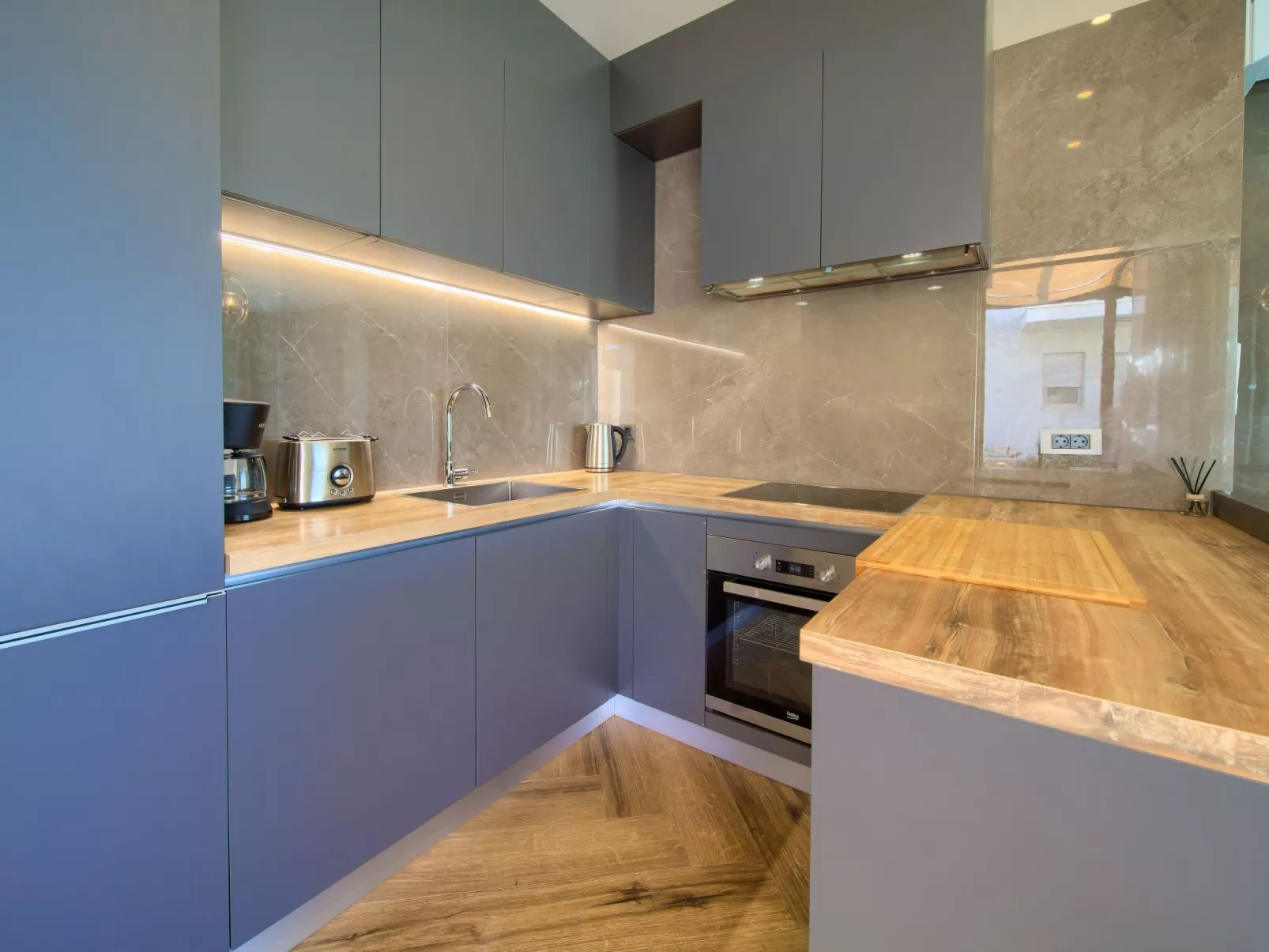 "Lana" mit Schwimmbad - Image-tags.info