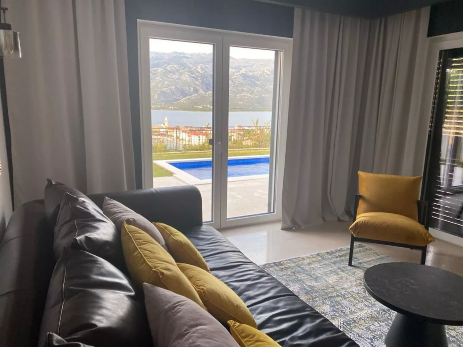 Mediterrane Villa, Pool, Panoramablick aufs Meer - Image-tags.info