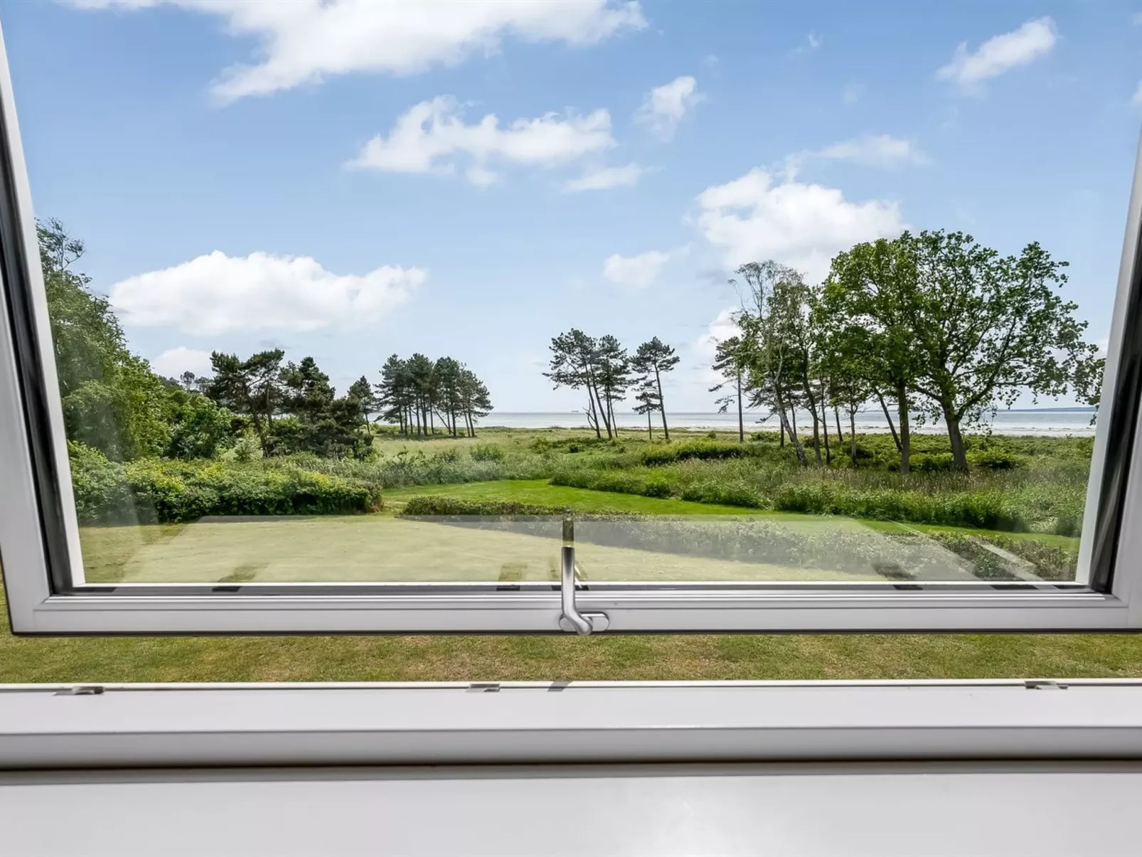 "Ellanora" - 50m from the sea - Buiten