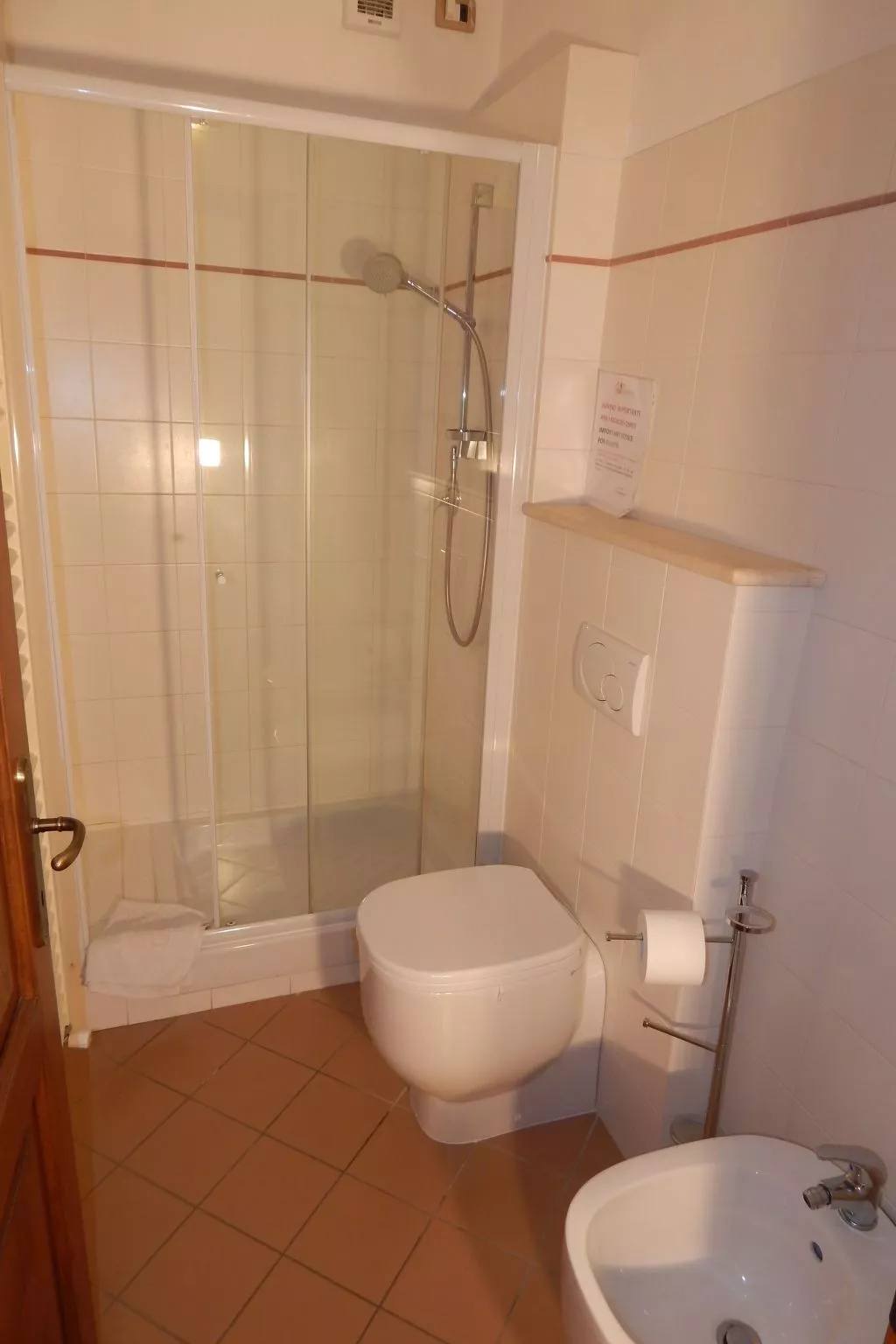 Dreizimmerwohnung für 4 Personen 3 km vom Zentru - Image-tags.info