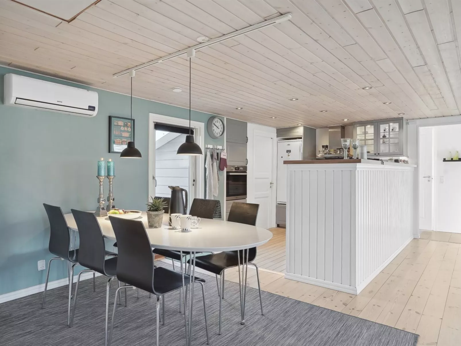 "Erhardt" - 800m from the sea-Binnen