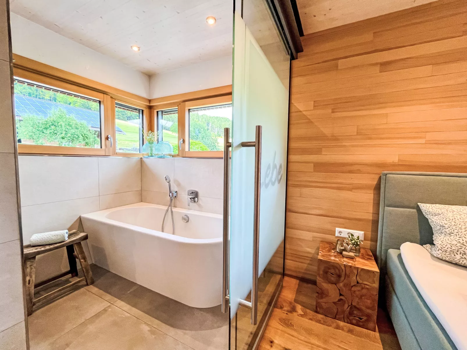 Kinast (HFT201)-Binnen