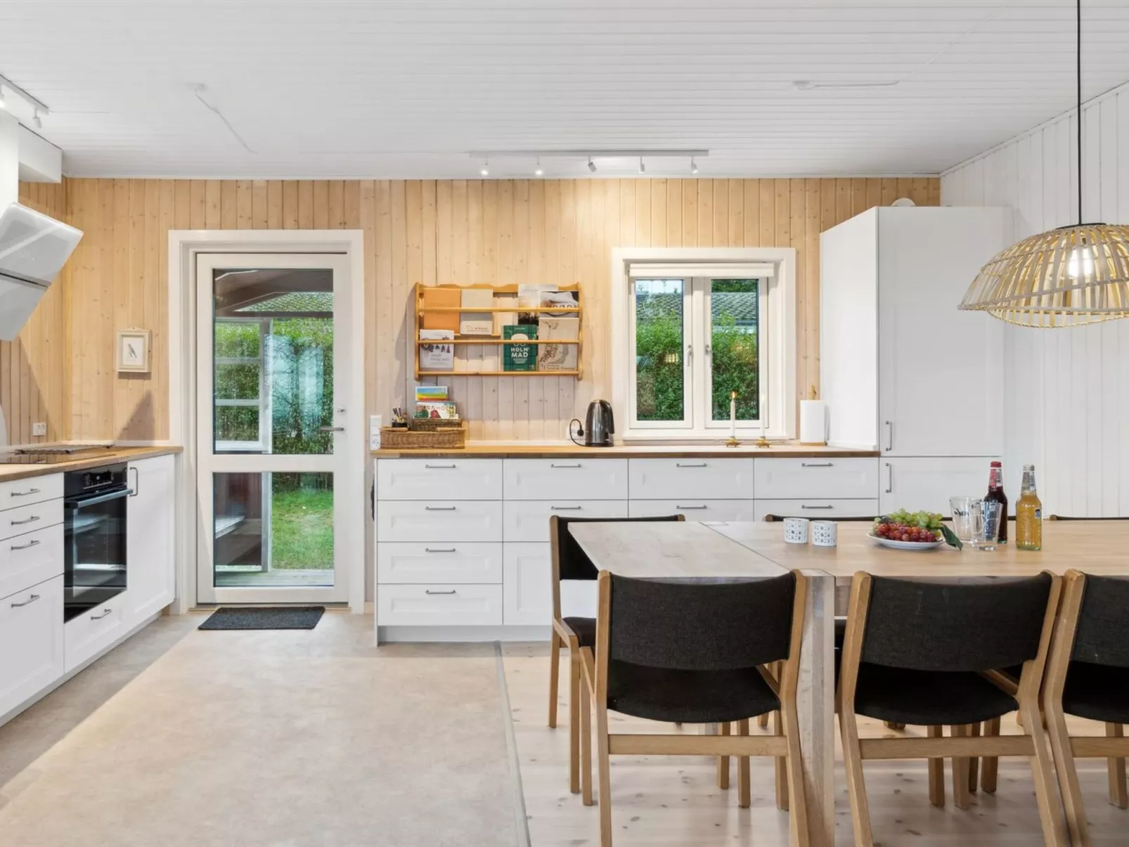 "Marlies" - 300m from the sea - Binnen