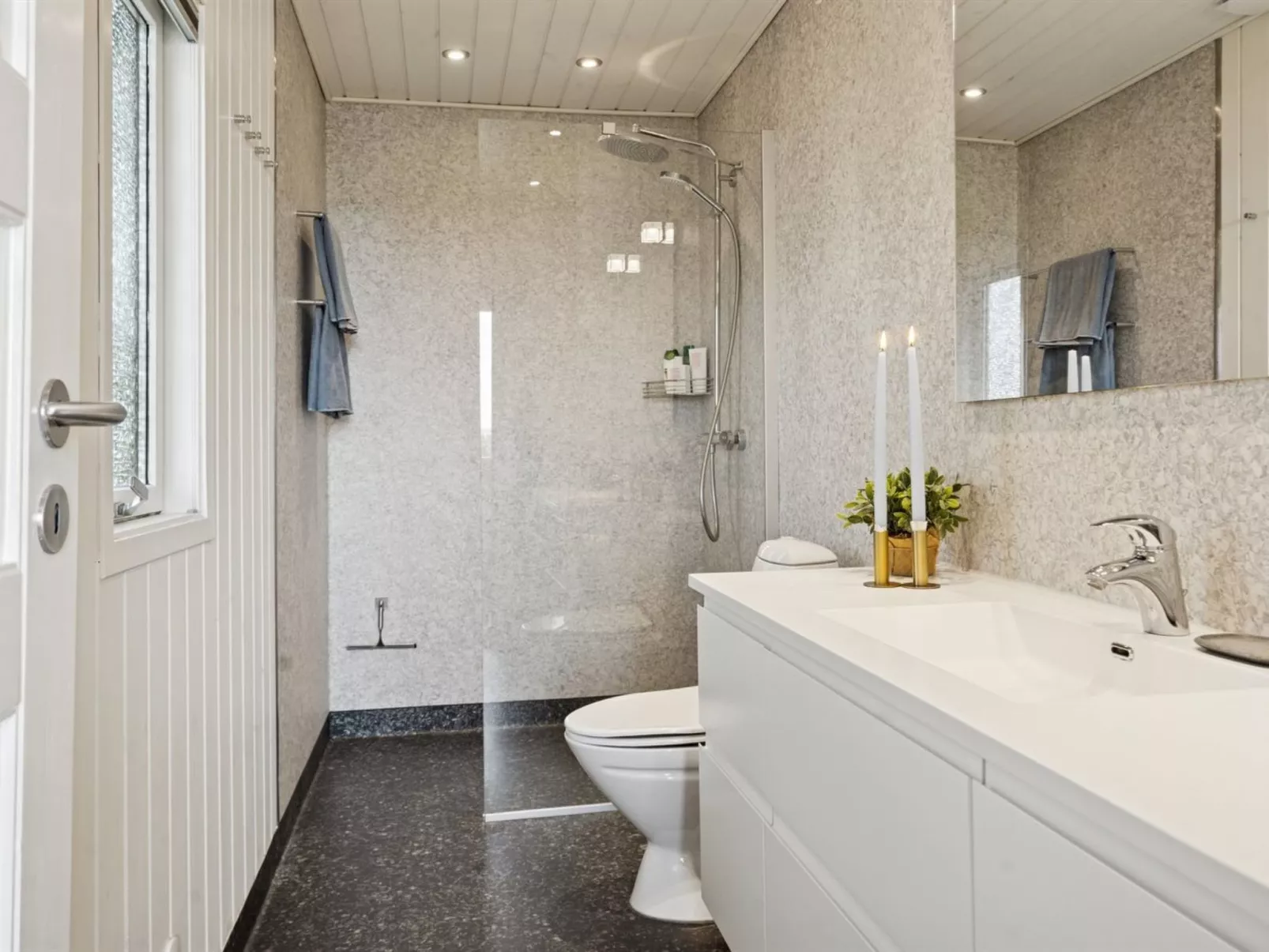 "Sighbiorn" - 150m to the fjord-Binnen