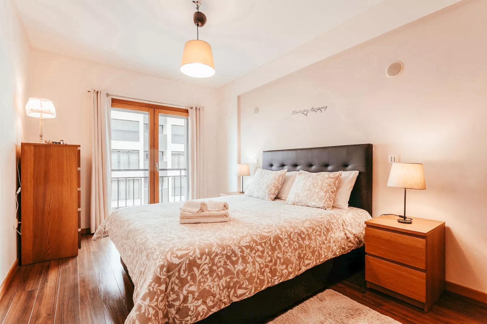 Modern & Elegant 2 bedroom in Amadora by GT House-Slaapkamer