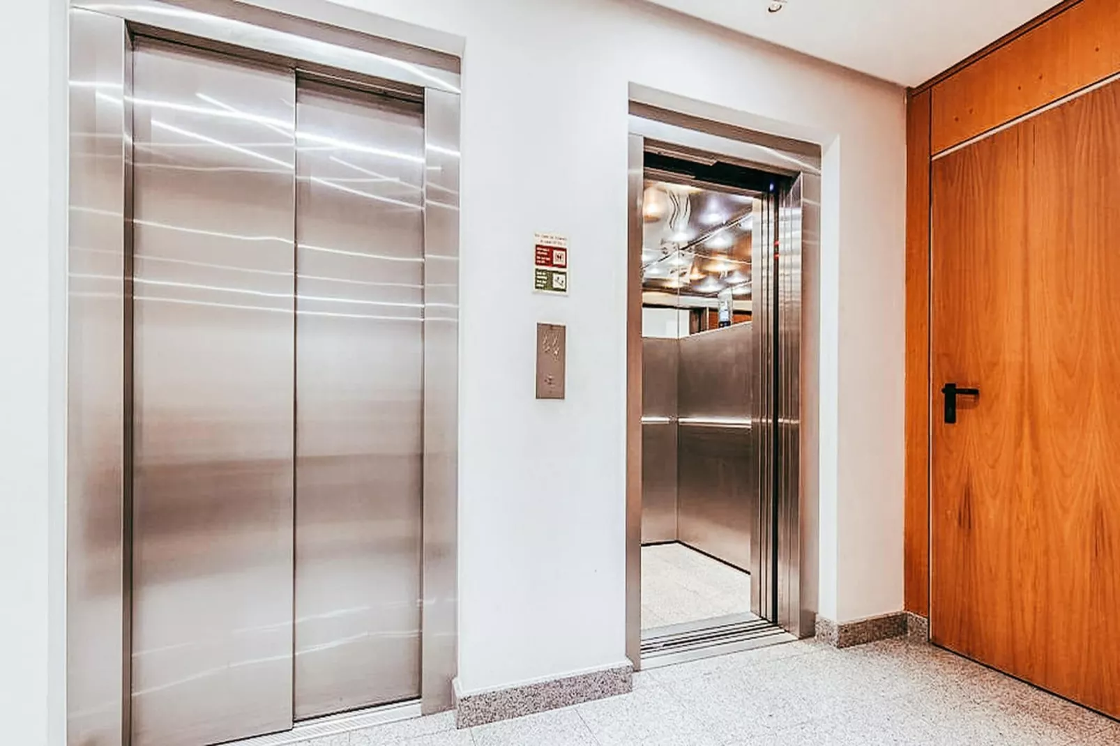 Trendy Apartment River View By Gthouse - Overloop