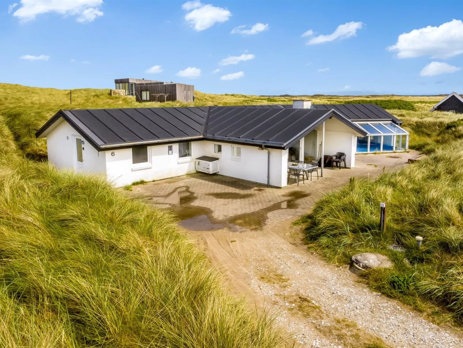 "Nimrod" - 70m from the sea-Buiten