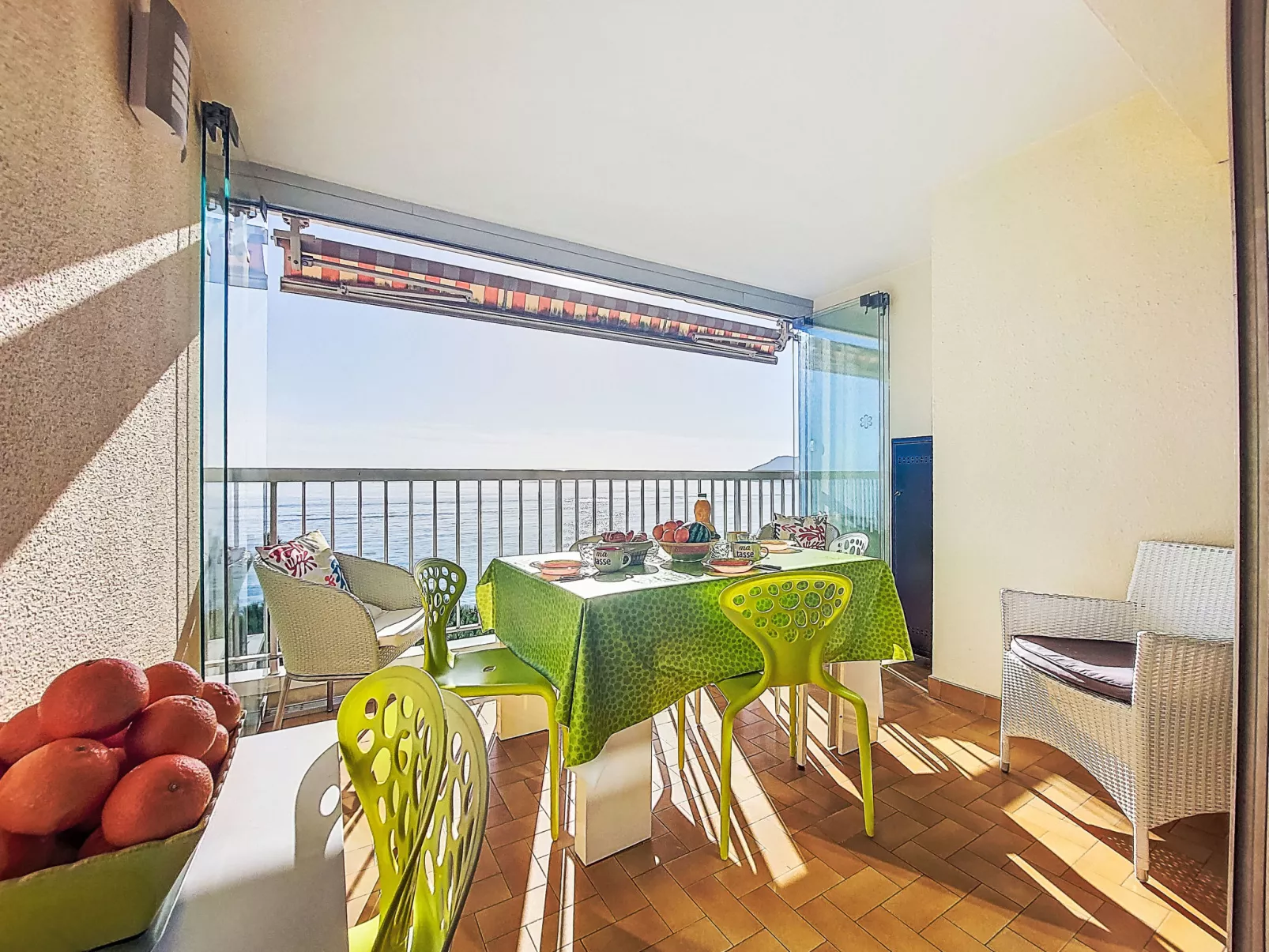 Cannes Midi - Buiten