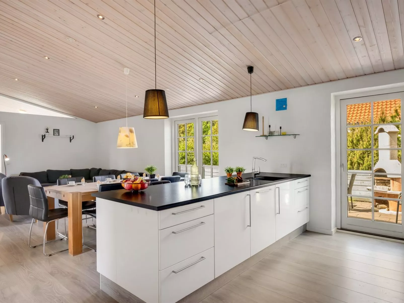 "Donco" - 3.2km from the sea - Binnen