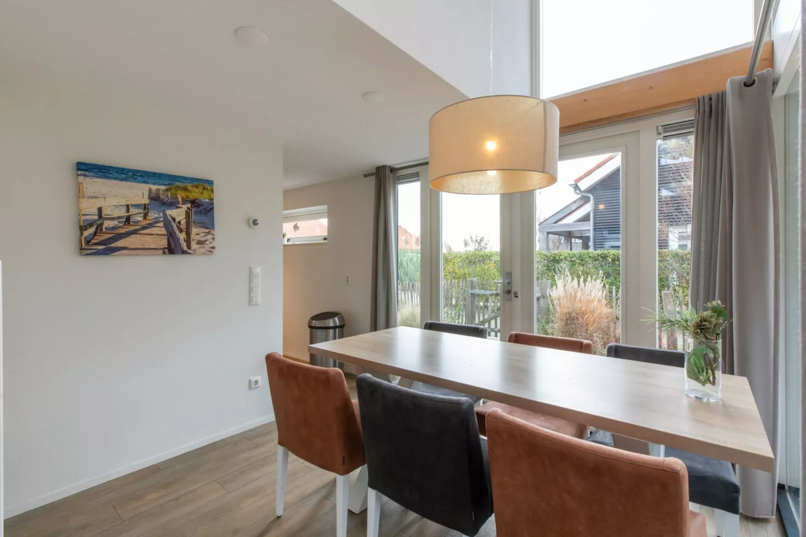 Zonnedorp 21  Beach Villa Joya Renesse | Luxury Beach Villa with Sauna - Eetkamer