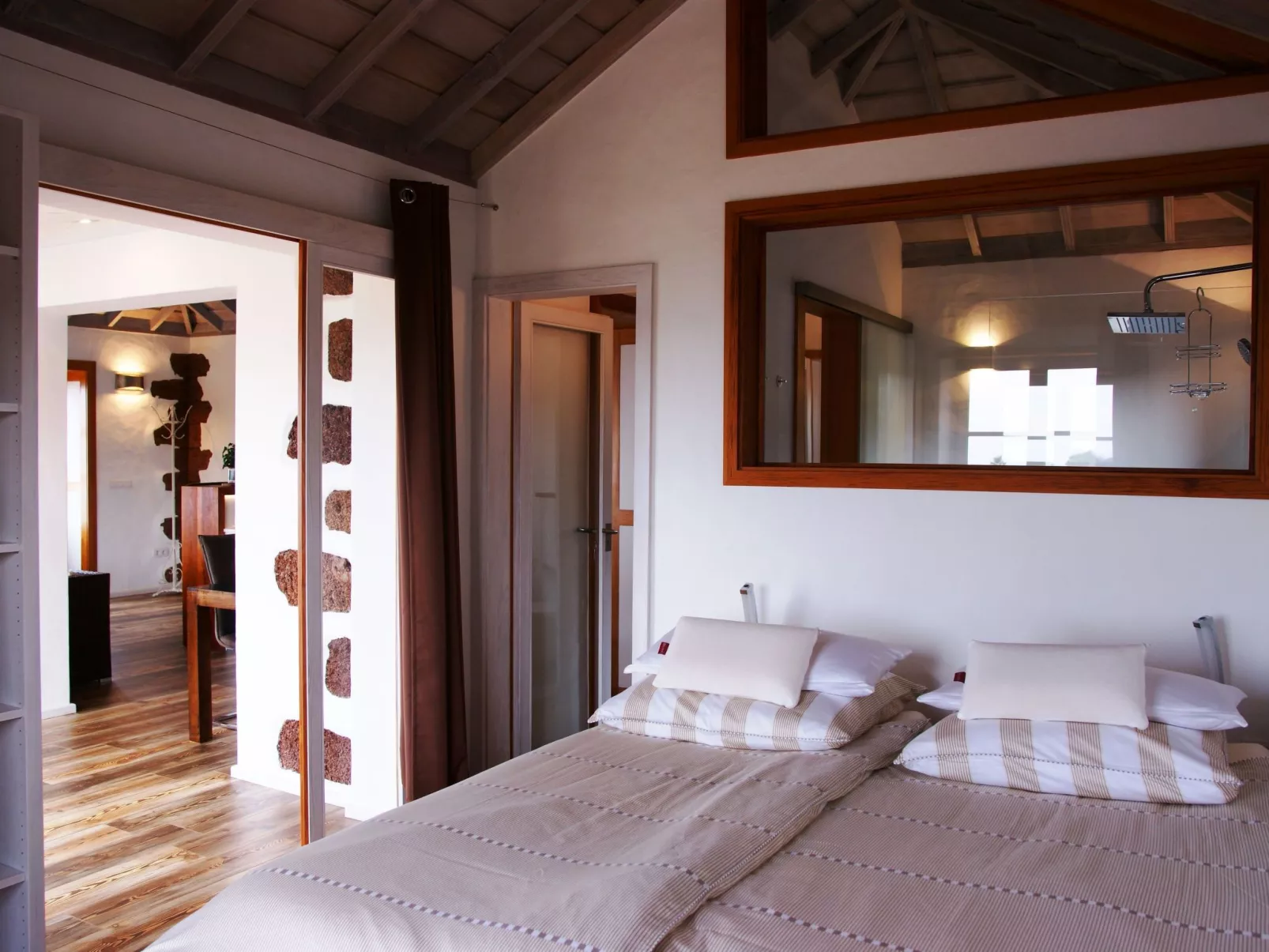 Romantische Ferienvilla mit Infinity-Pool und Panoramameerblick - Image-tags.info