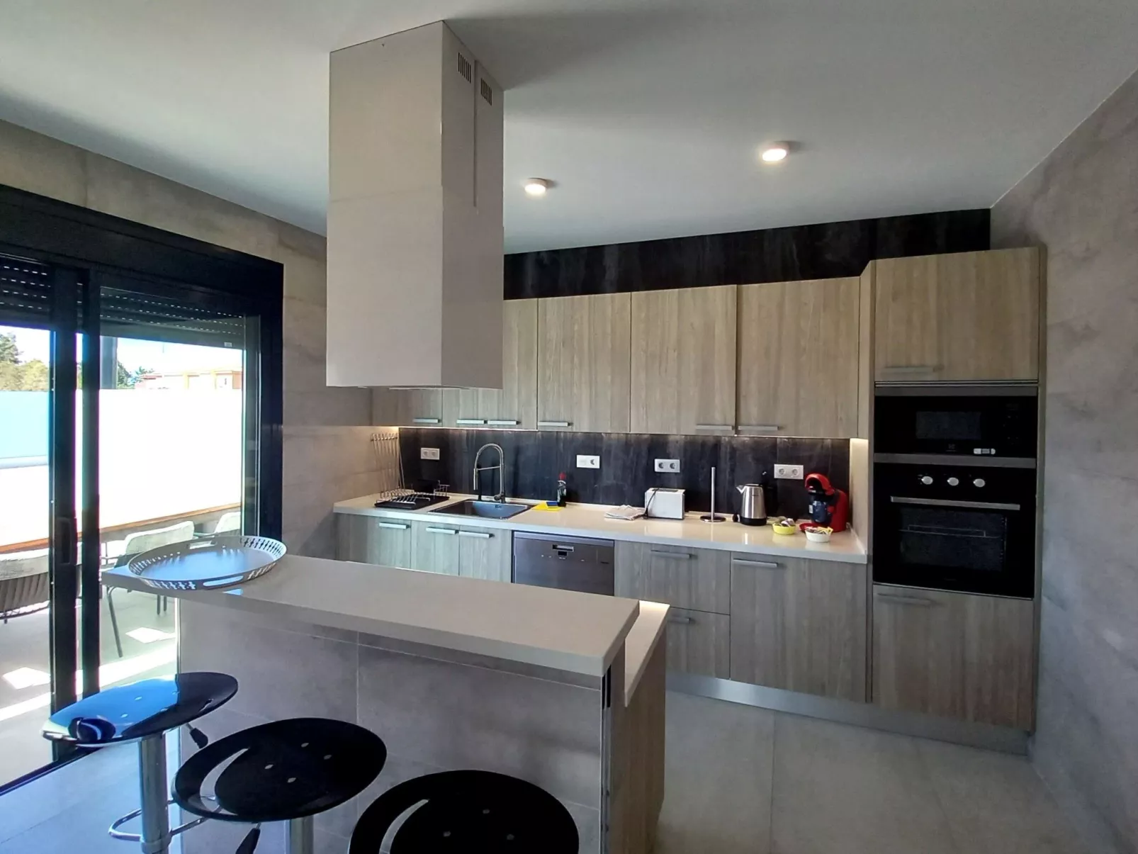 Geräumige Villa, beheizter Pool und atemberaubende Aussicht - Image-tags.info