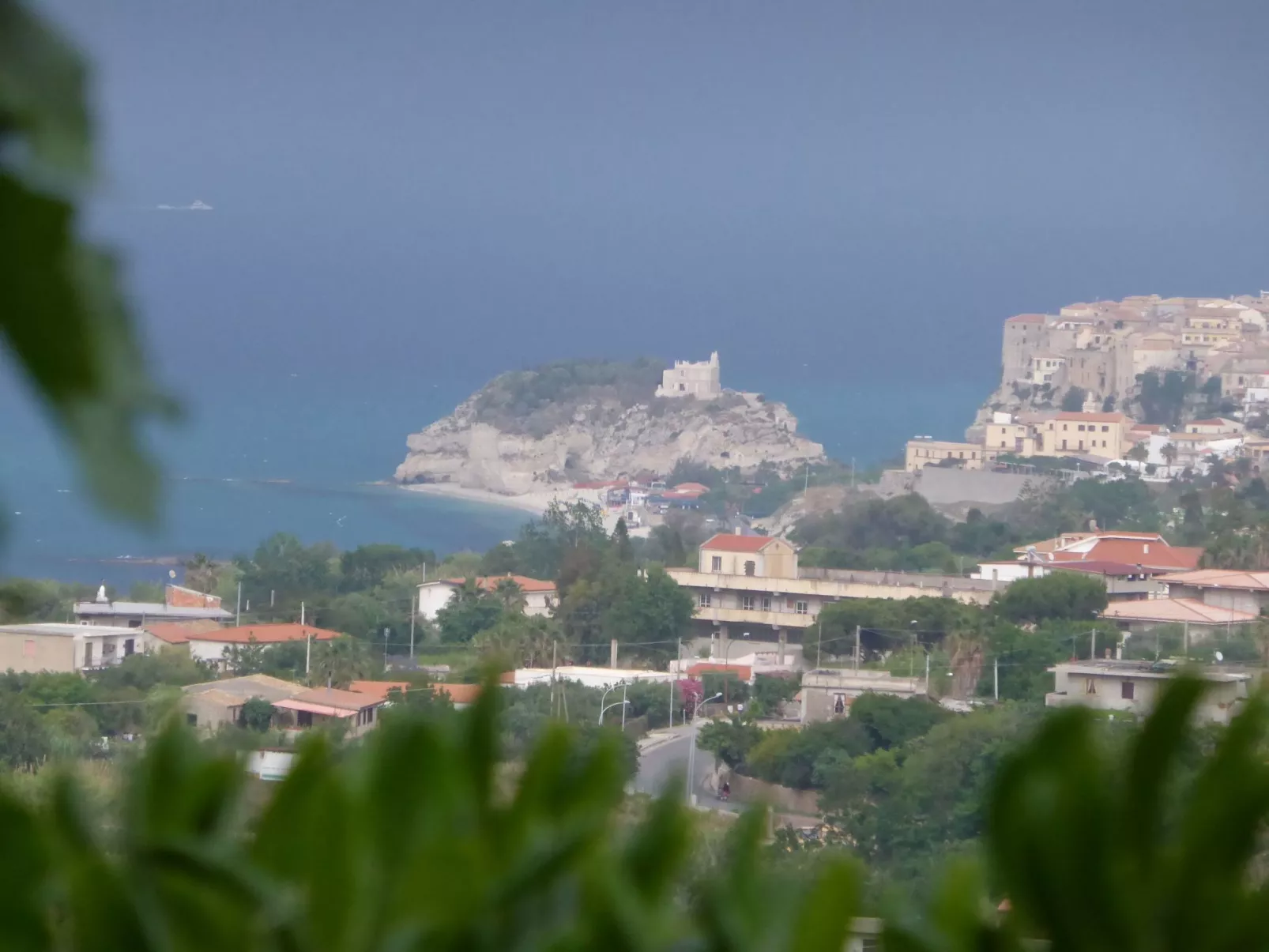 Ferienvilla bei Tropea mit Blick auf das Meer und die liparischen Inseln - Image-tags.info