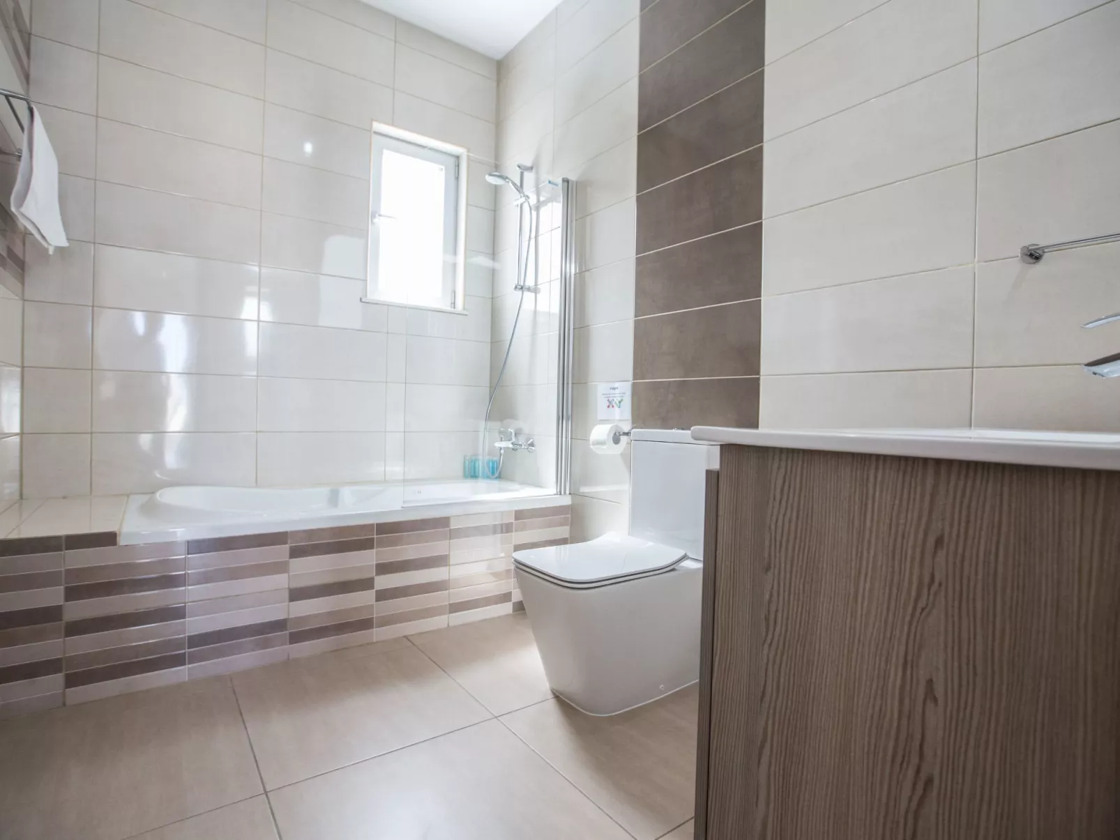 Schöne, topmoderne Ferienvilla auf Zypern - Image-tags.info