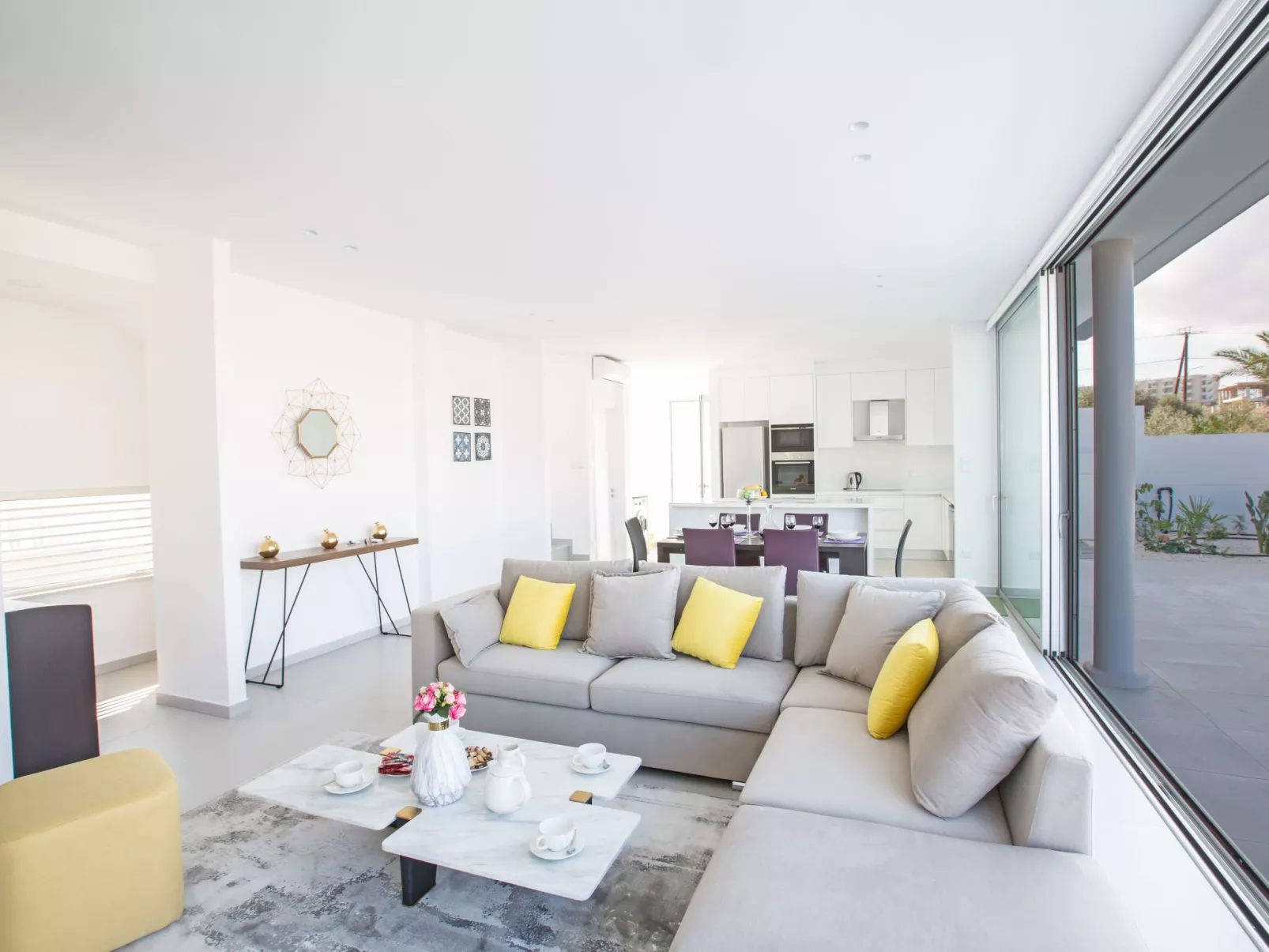 3-Schlafzimmer-Villa mit Pool, Dachgarten, Meerblick - Image-tags.info