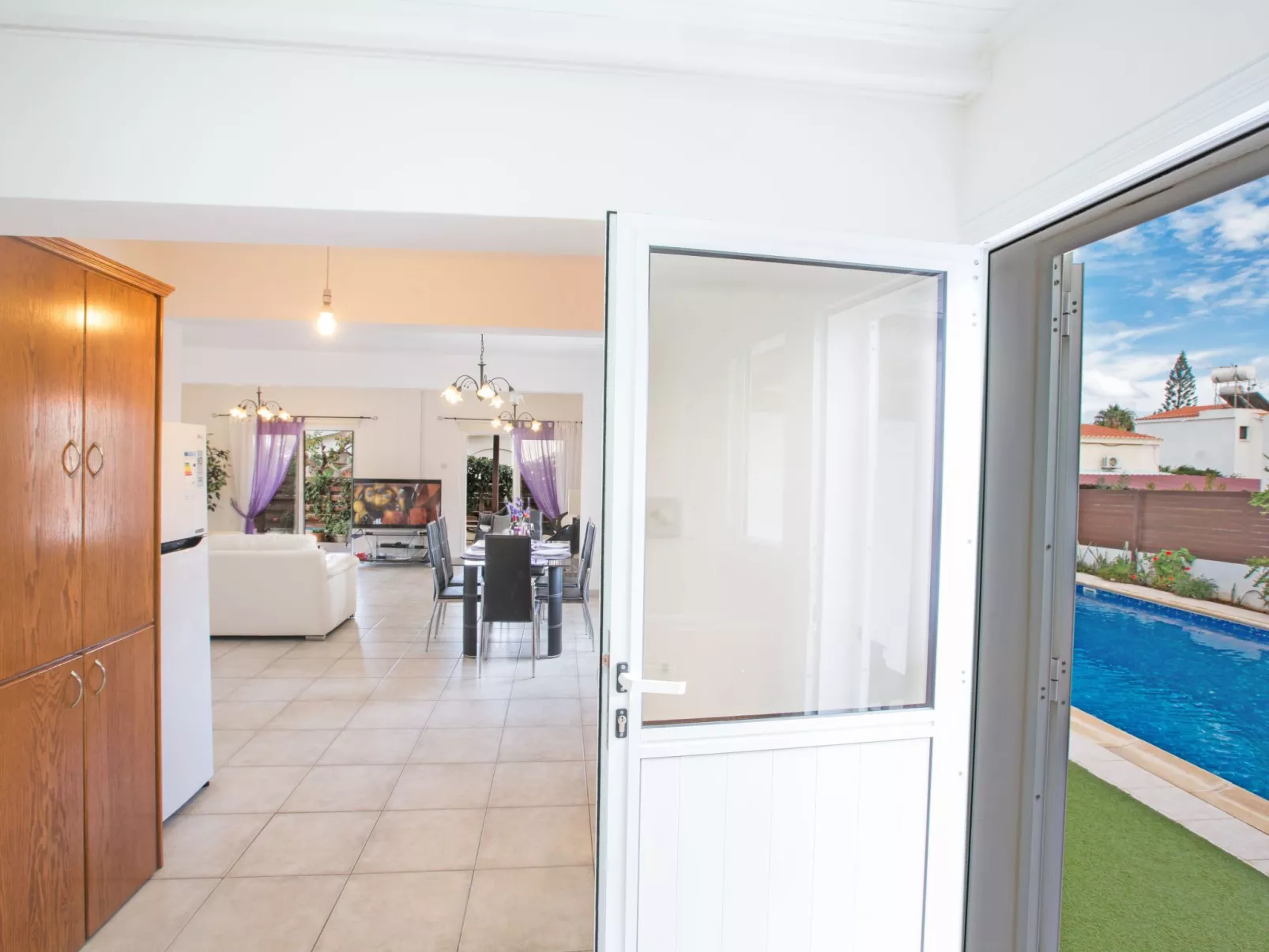 Geräumige Villa mit 3 Schlafzimmern und Pool in Protaras - Buiten