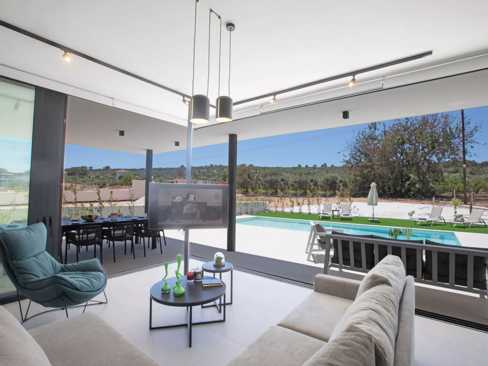 Geräumige Villa mit großem Garten und Pool - Image-tags.info