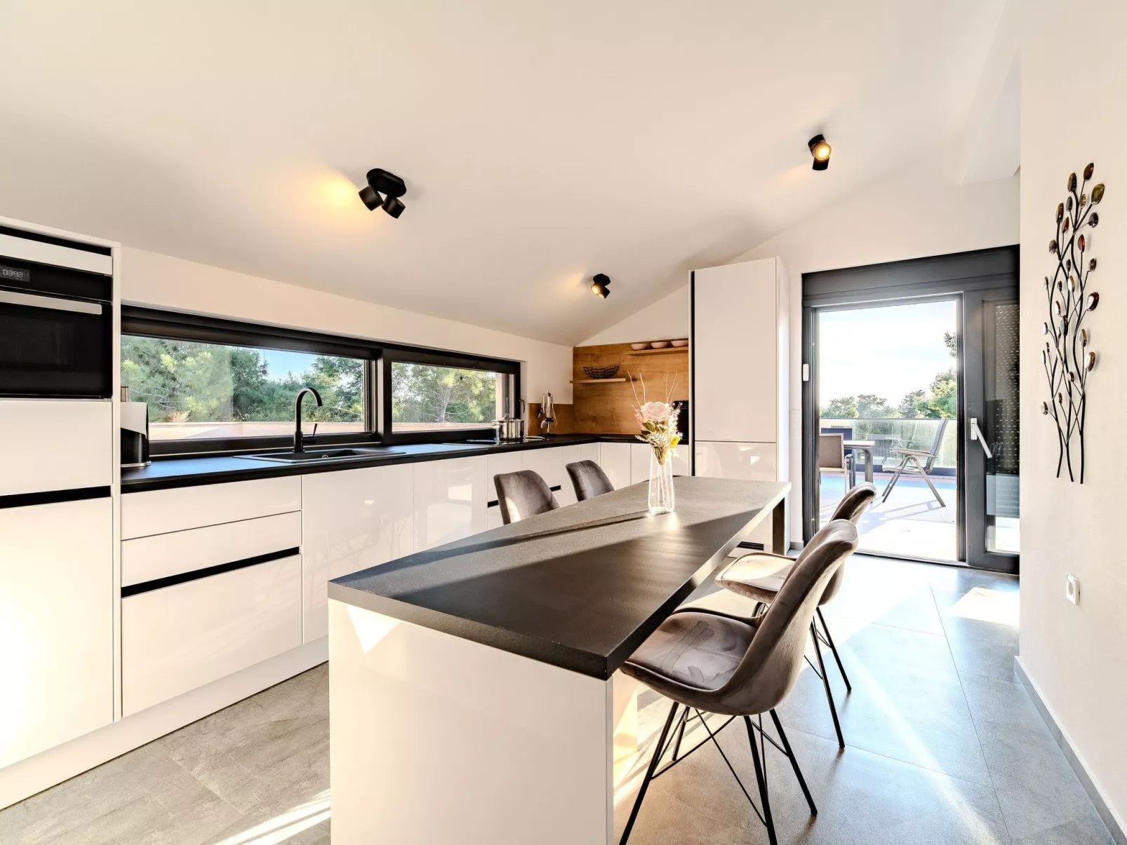 Apartment Royal 3 - Image-tags.info