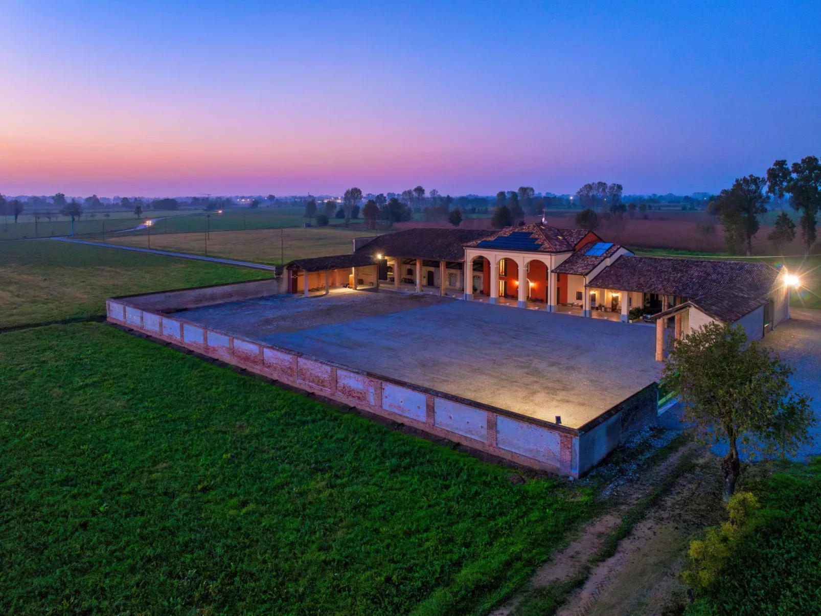 Penthouse - Doppelbett und Doppelschlafcouch - Image-tags.info