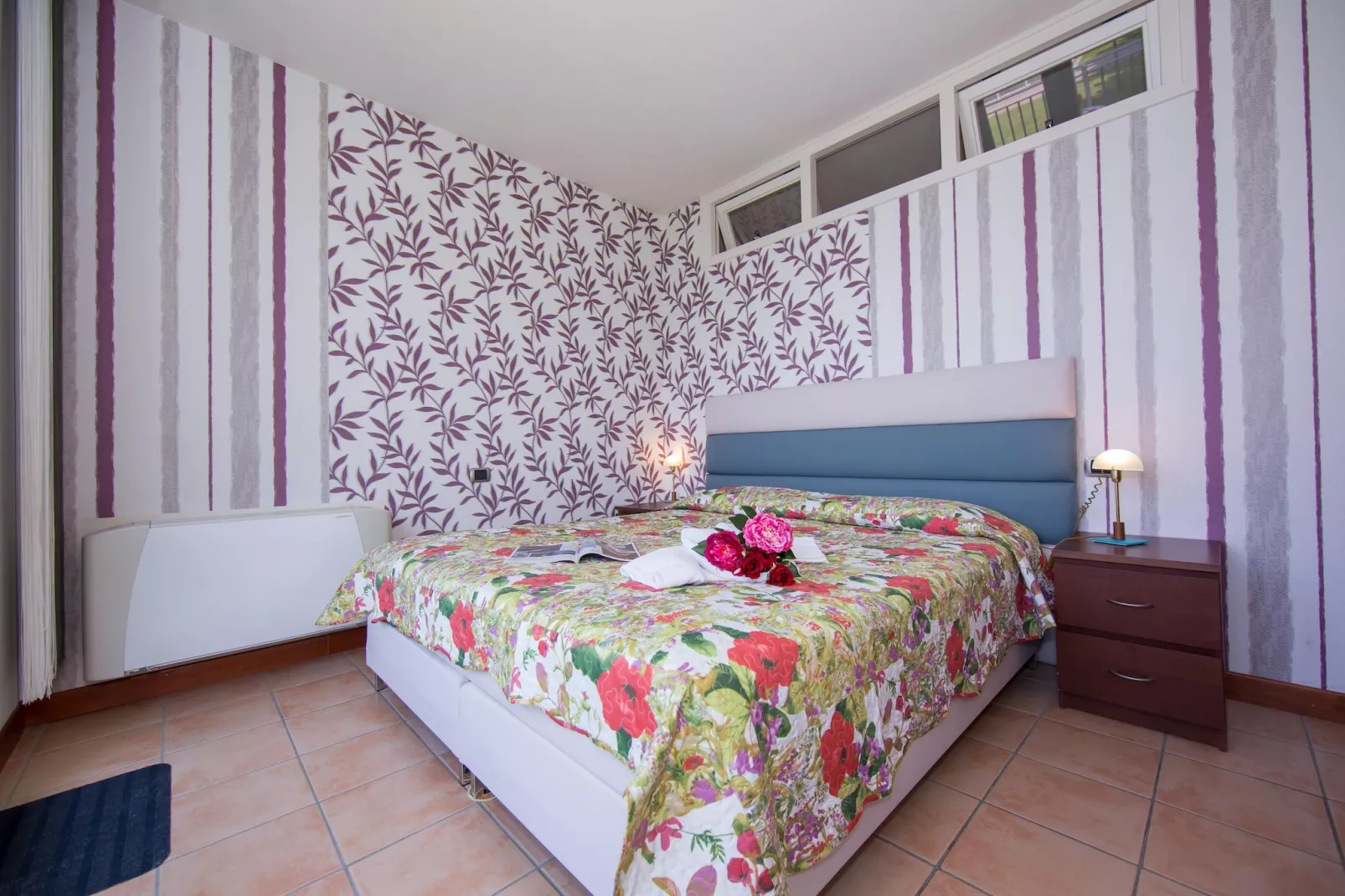 RESIDENCE PORTO LETIZIA - PALACE-2ROOM APT 6 PAX LAKE VIEW DELUXE 8210 - P2LD6 - Slaapkamer