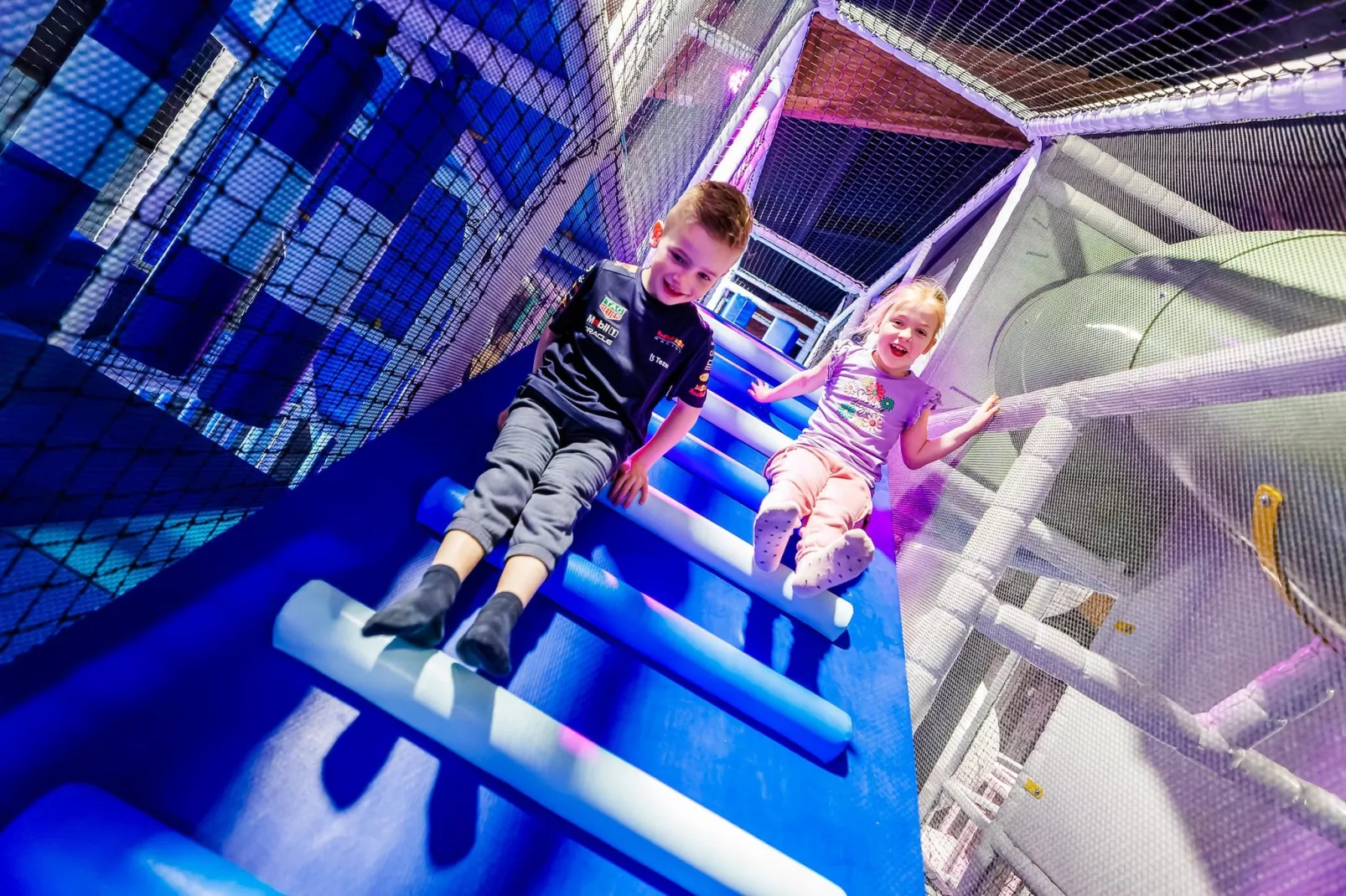 Vakantiepark Eiland van Maurik 7-Faciliteiten