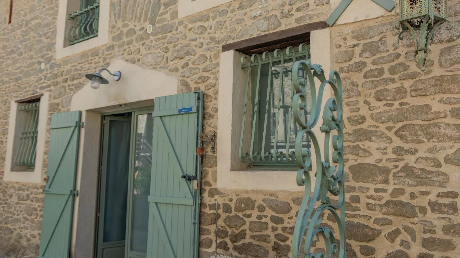 Lécurie - Buitenkant zomer