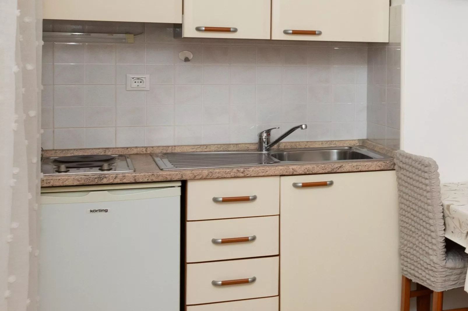 Apartments Sea Line - Two Bedroom Apartment with Terrace and Sea View-Keuken