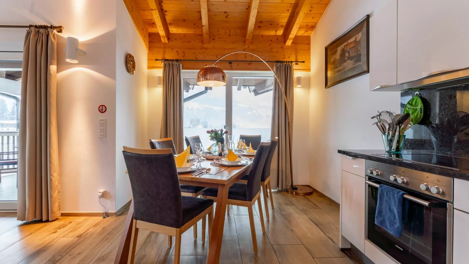 Salzach Lodge-Eetkamer